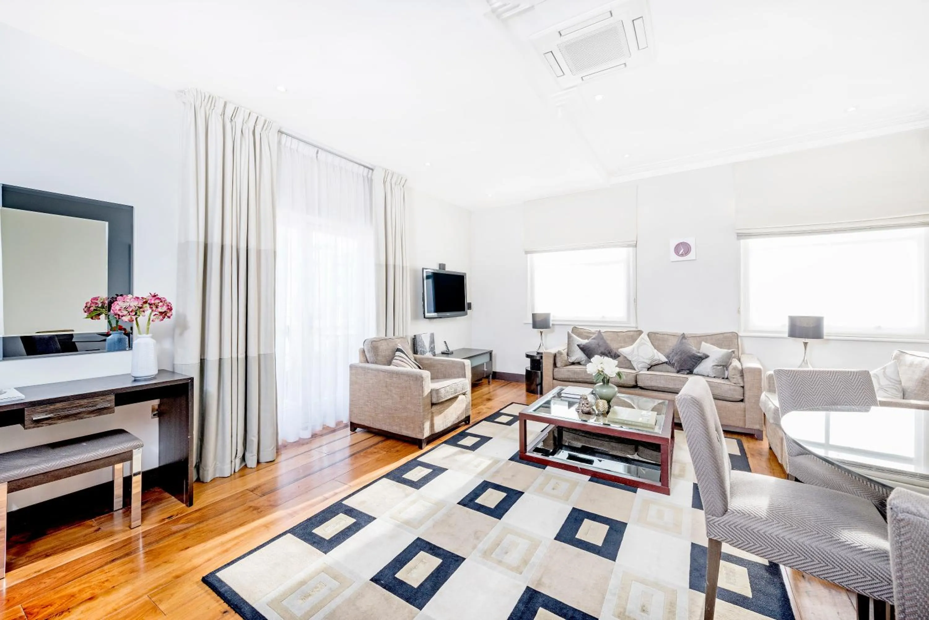 Living room in 130 Queen's Gate Apartments