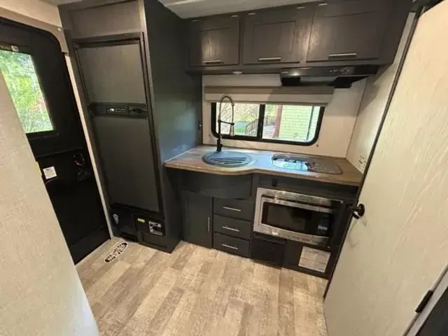 Kitchen/Kitchenette in Dominion Hill Country Inn