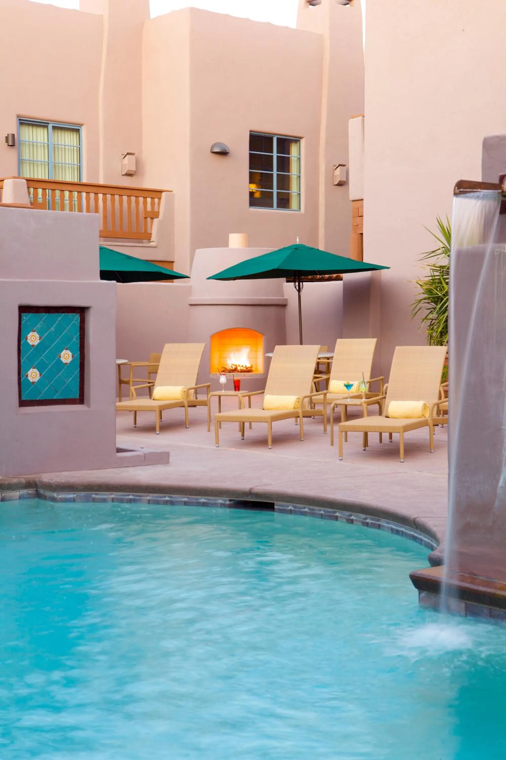 Pool view in Lodge On The Desert