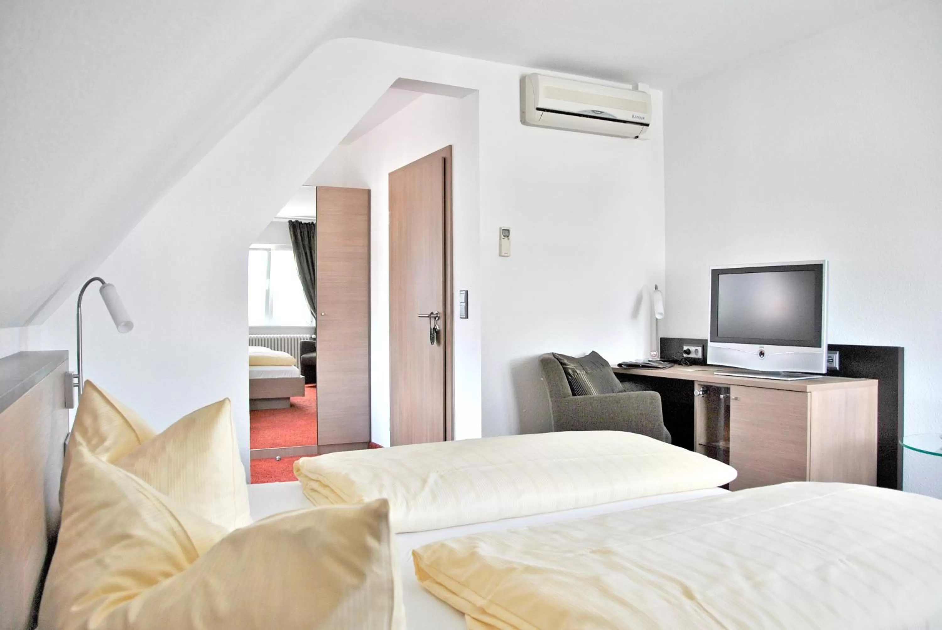 Photo of the whole room, Bed in Landgasthof Rebstock Weil am Rhein / Basel