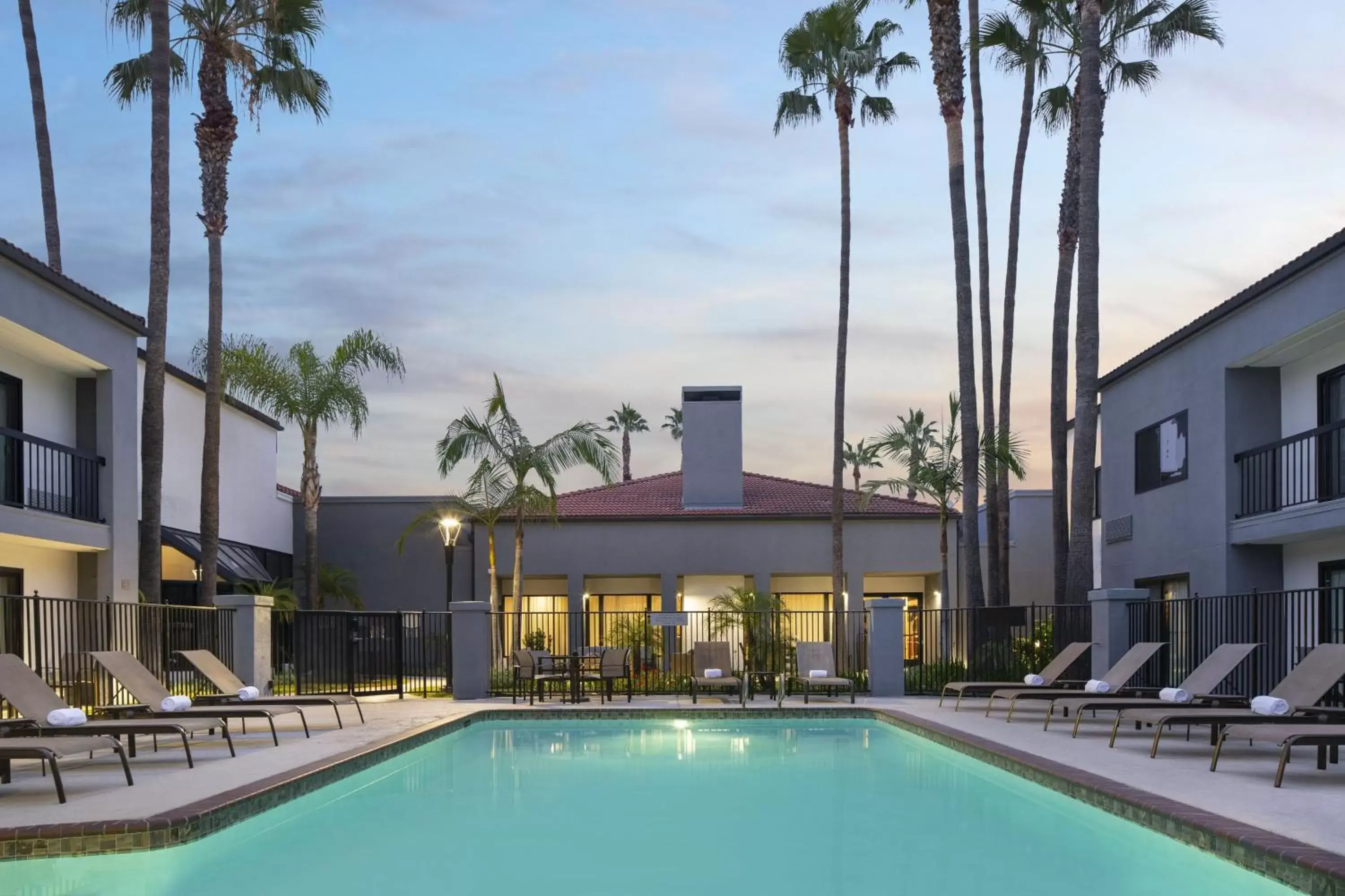 Swimming Pool in Courtyard by Marriott Los Angeles Hacienda Heights Orange County