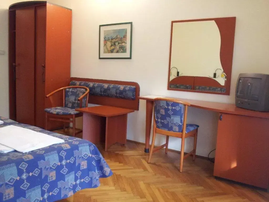 Double Room in Fenyves Wellness Hotel Békéscsaba Double Room in Fenyves Wellness Hotel Békéscsaba