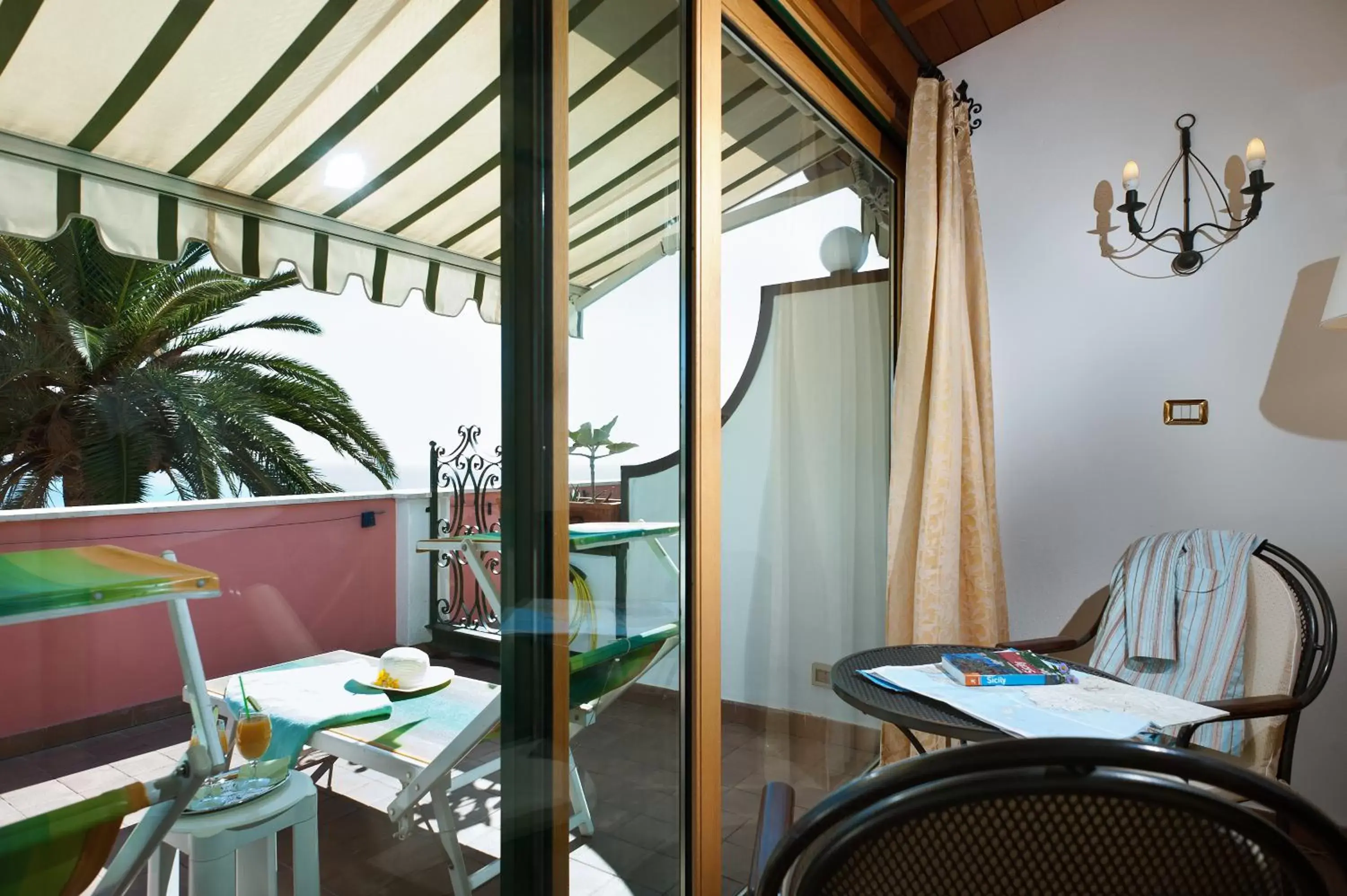 Balcony/Terrace, Restaurant/Places to Eat in Hotel Villa Schuler