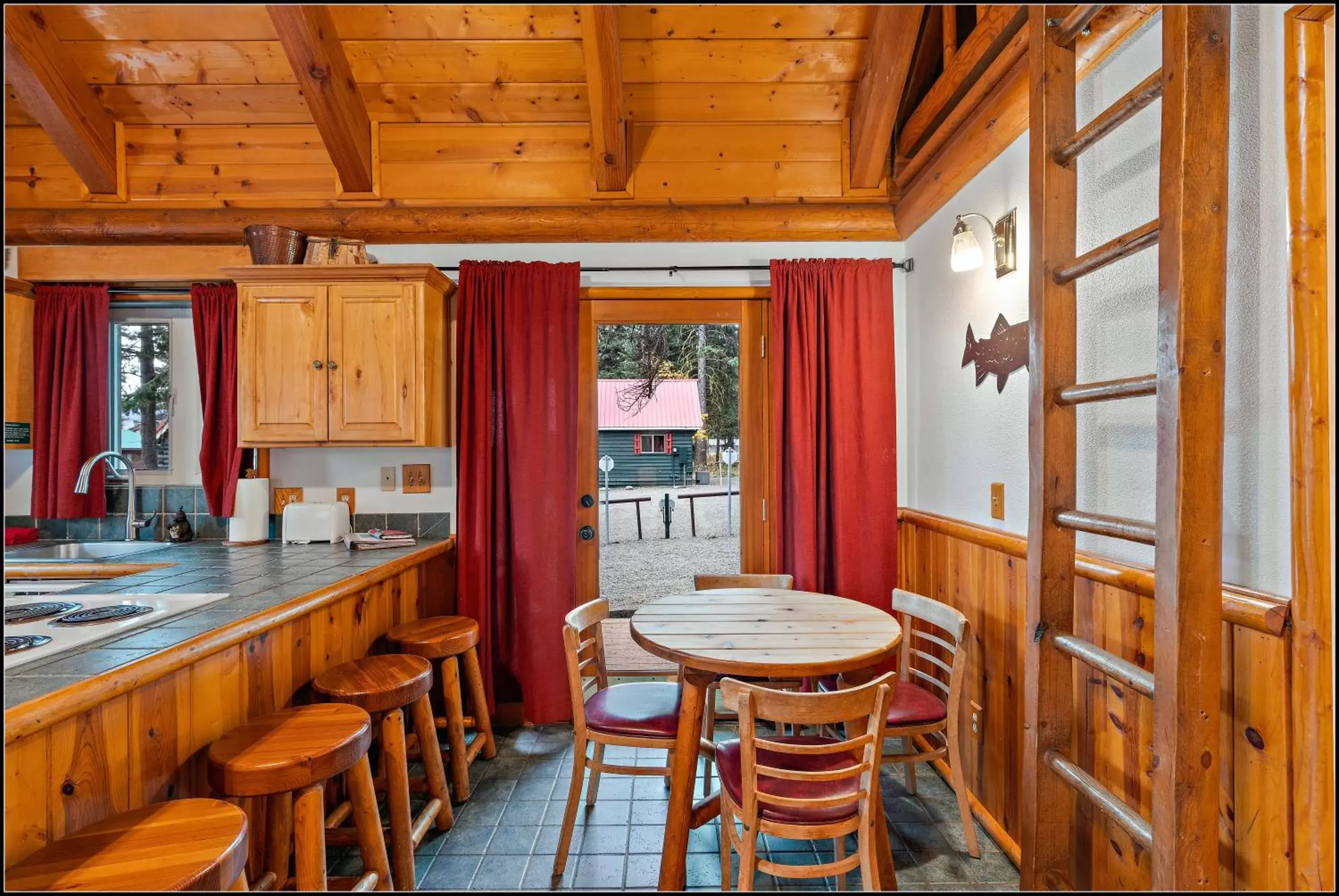 Kitchen or kitchenette, Restaurant/Places to Eat in Brundage Bungalows