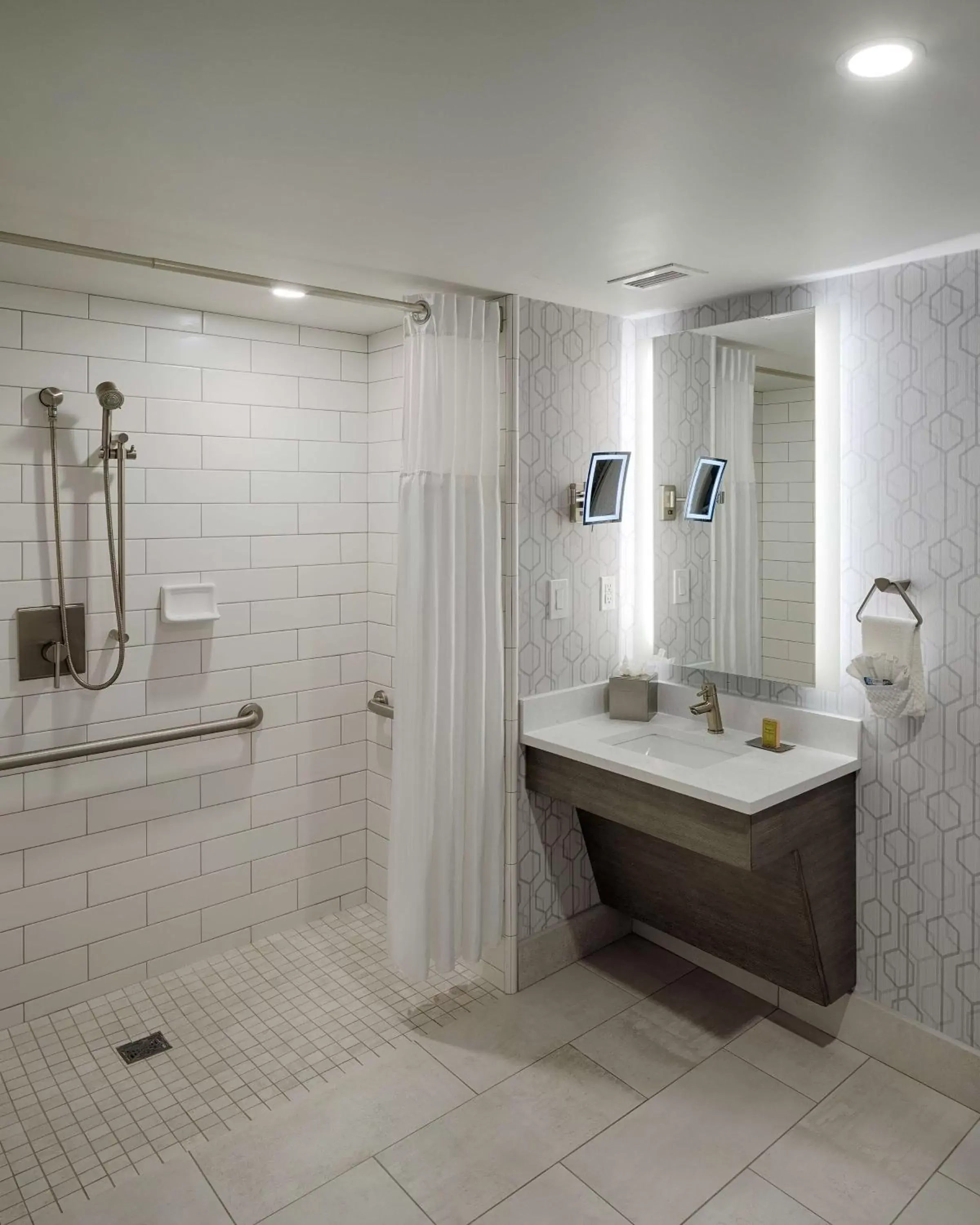 Bathroom in The Kingsley Bloomfield Hills - a DoubleTree by Hilton