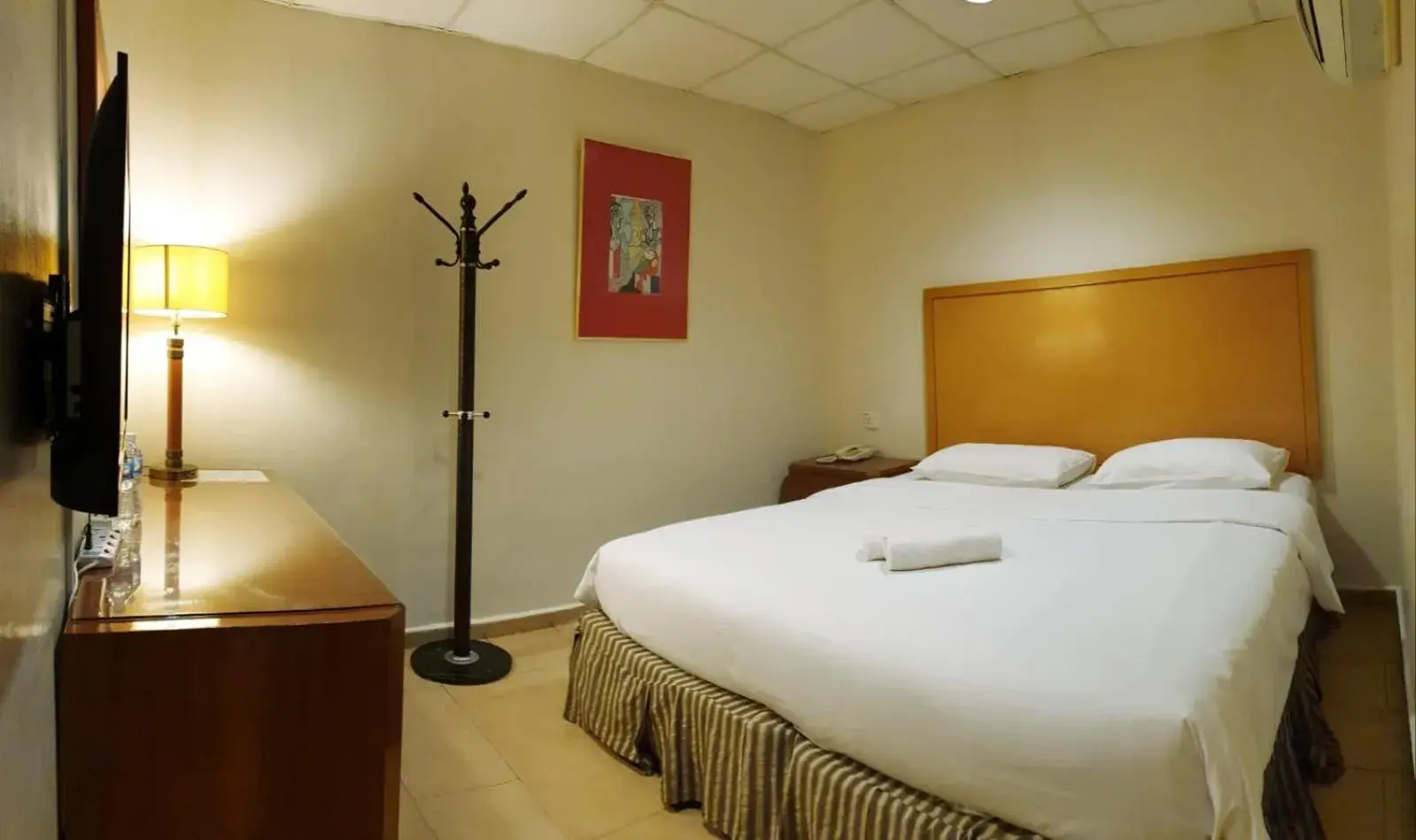 Bedroom, Bed in Golden Court Hotel - Sri Pelangi