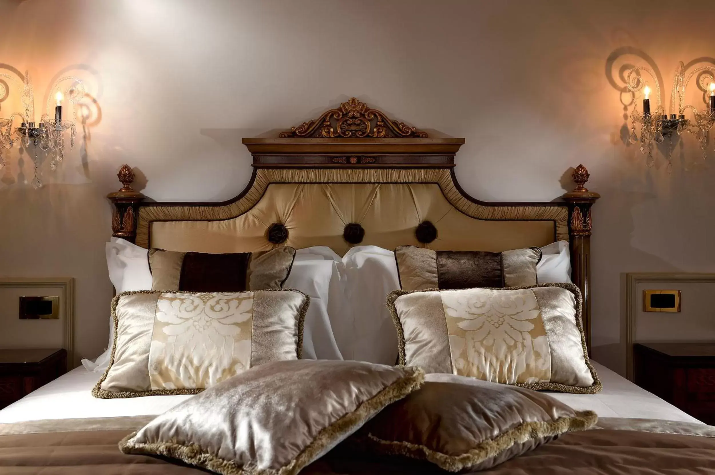 Decorative detail, Bed in Hotel Ai Cavalieri di Venezia