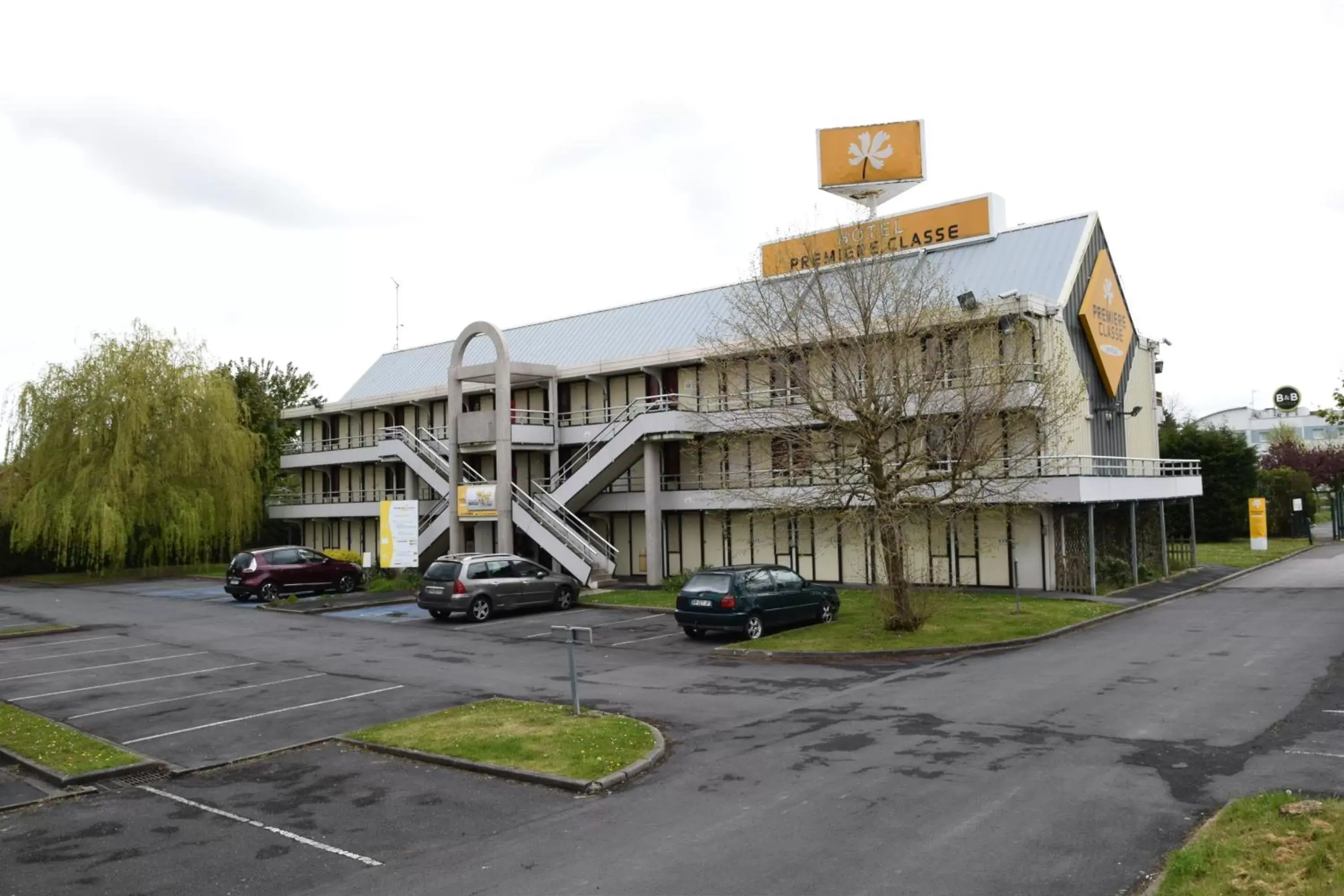 Nearby landmark, Property Building in Premiere Classe Lille Sud - Douai Cuincy