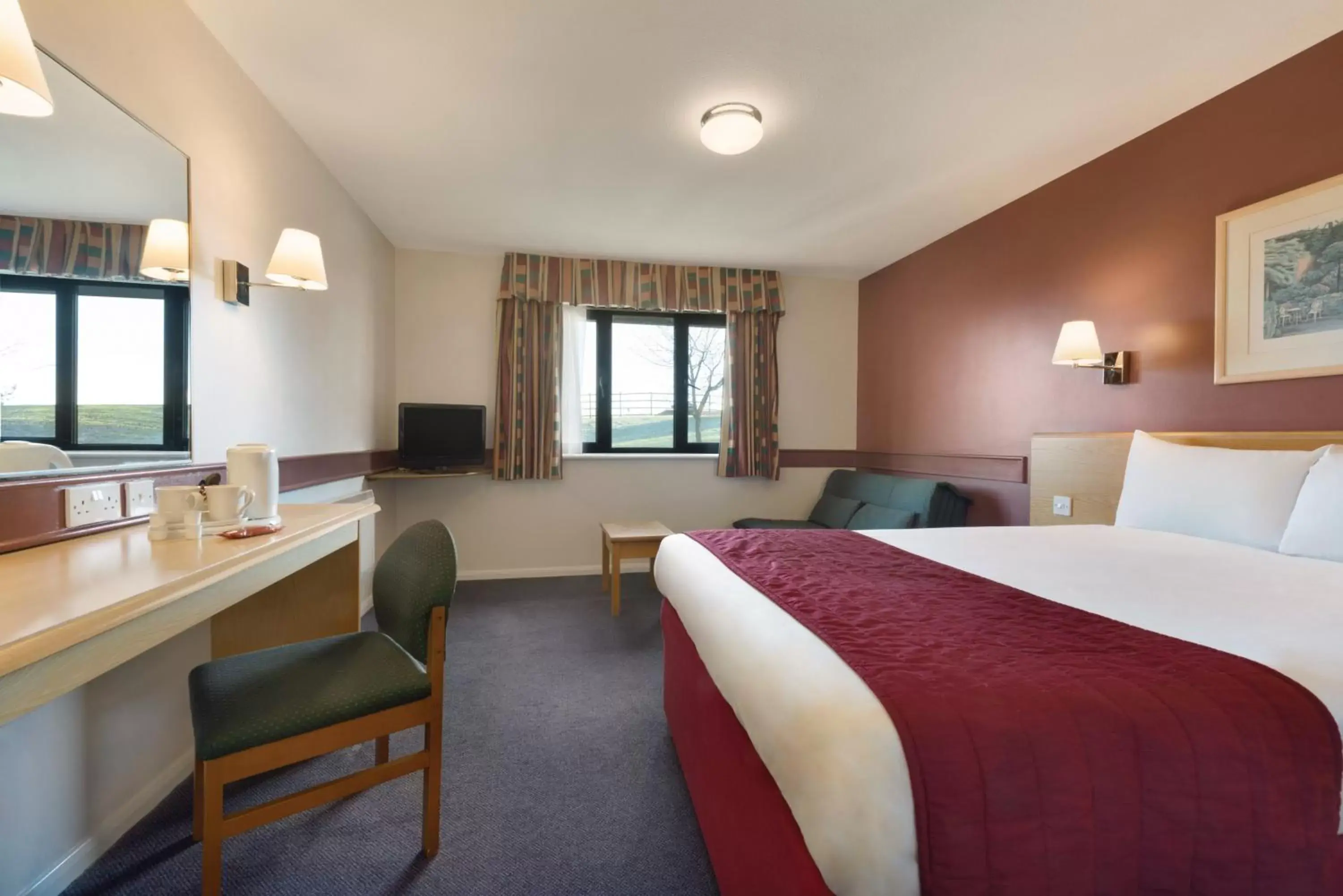 Photo of the whole room in Days Inn Hotel Membury