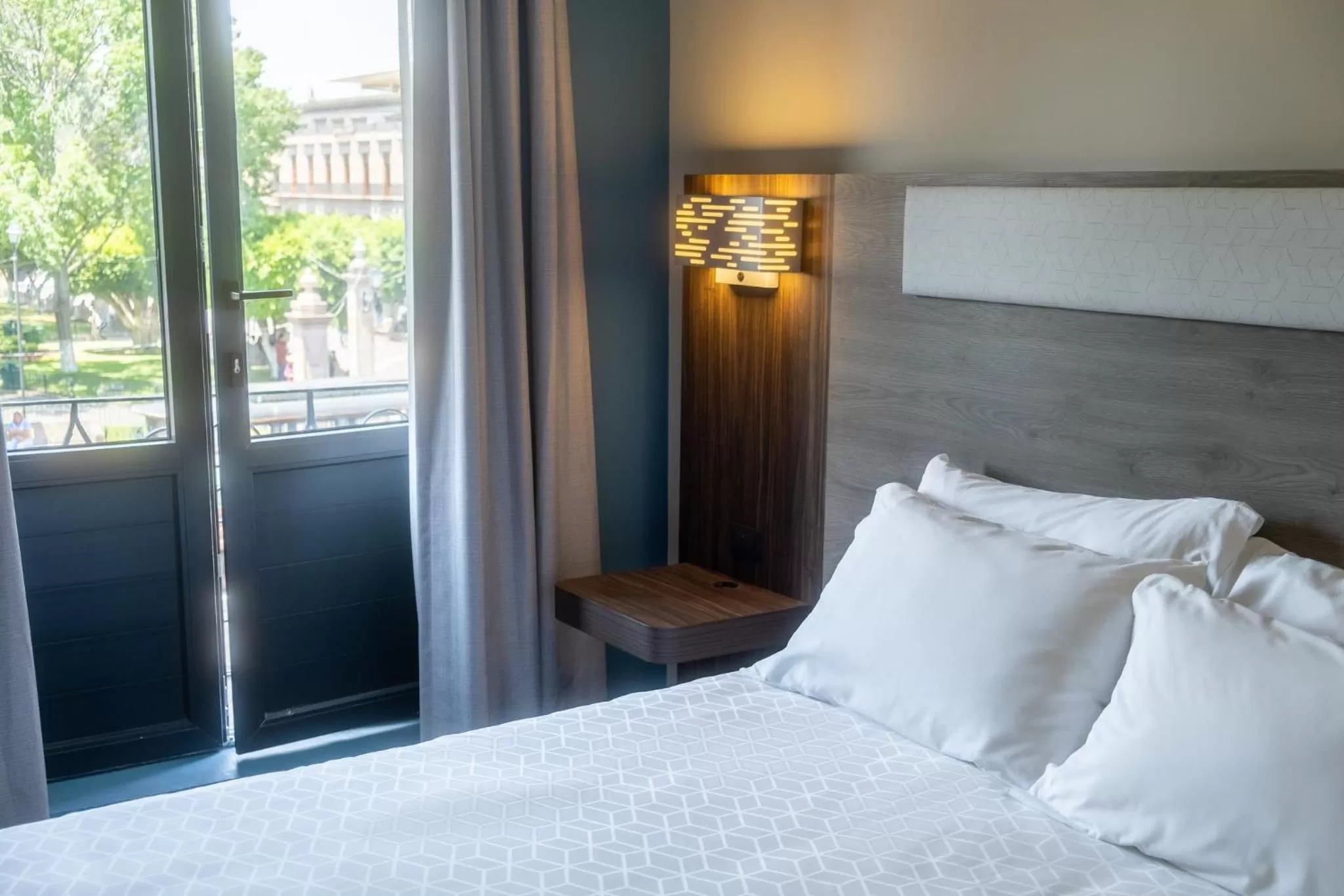 Photo of the whole room, Bed in Holiday Inn Express Morelia Centro Historico