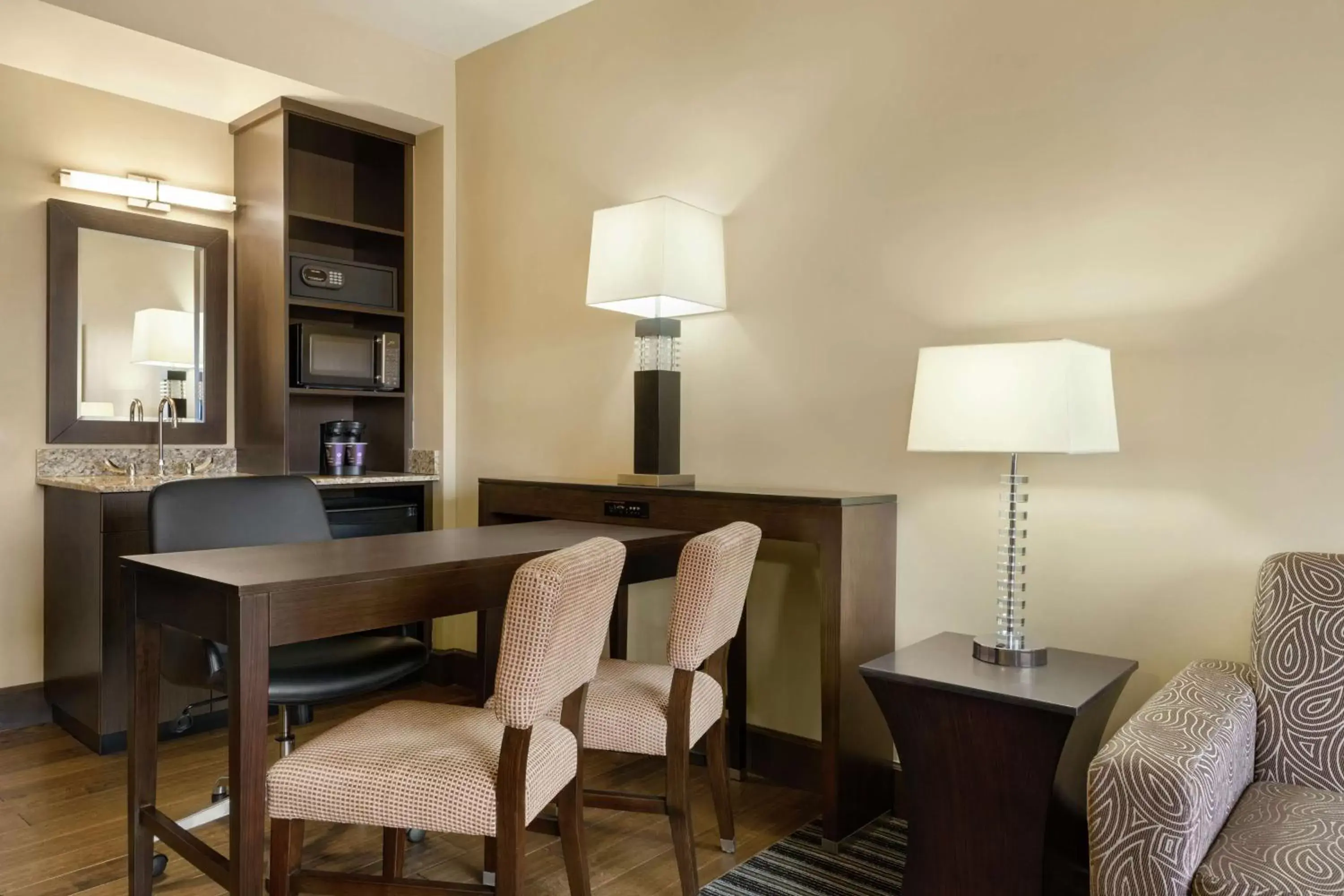 Bedroom, Dining Area in Embassy Suites by Hilton Salt Lake West Valley City