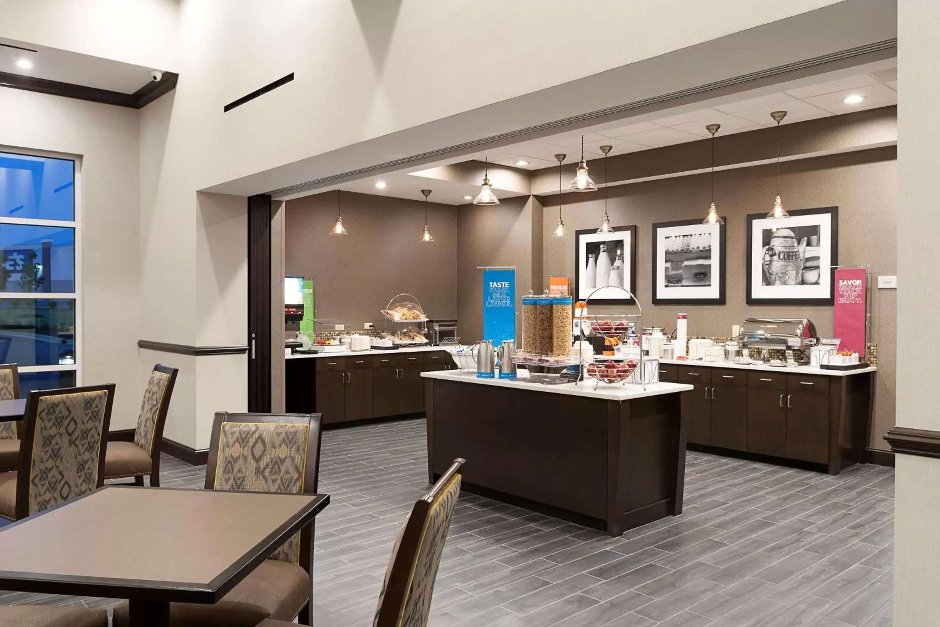 Dining area, Restaurant/Places to Eat in Hampton Inn and Suites Fort Mill, SC