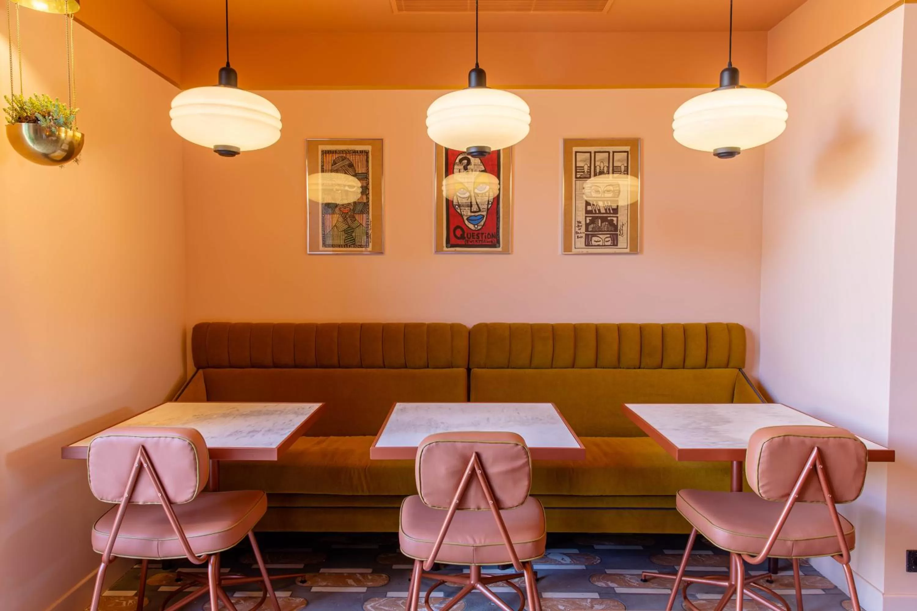 Dining area in Le petit hotel