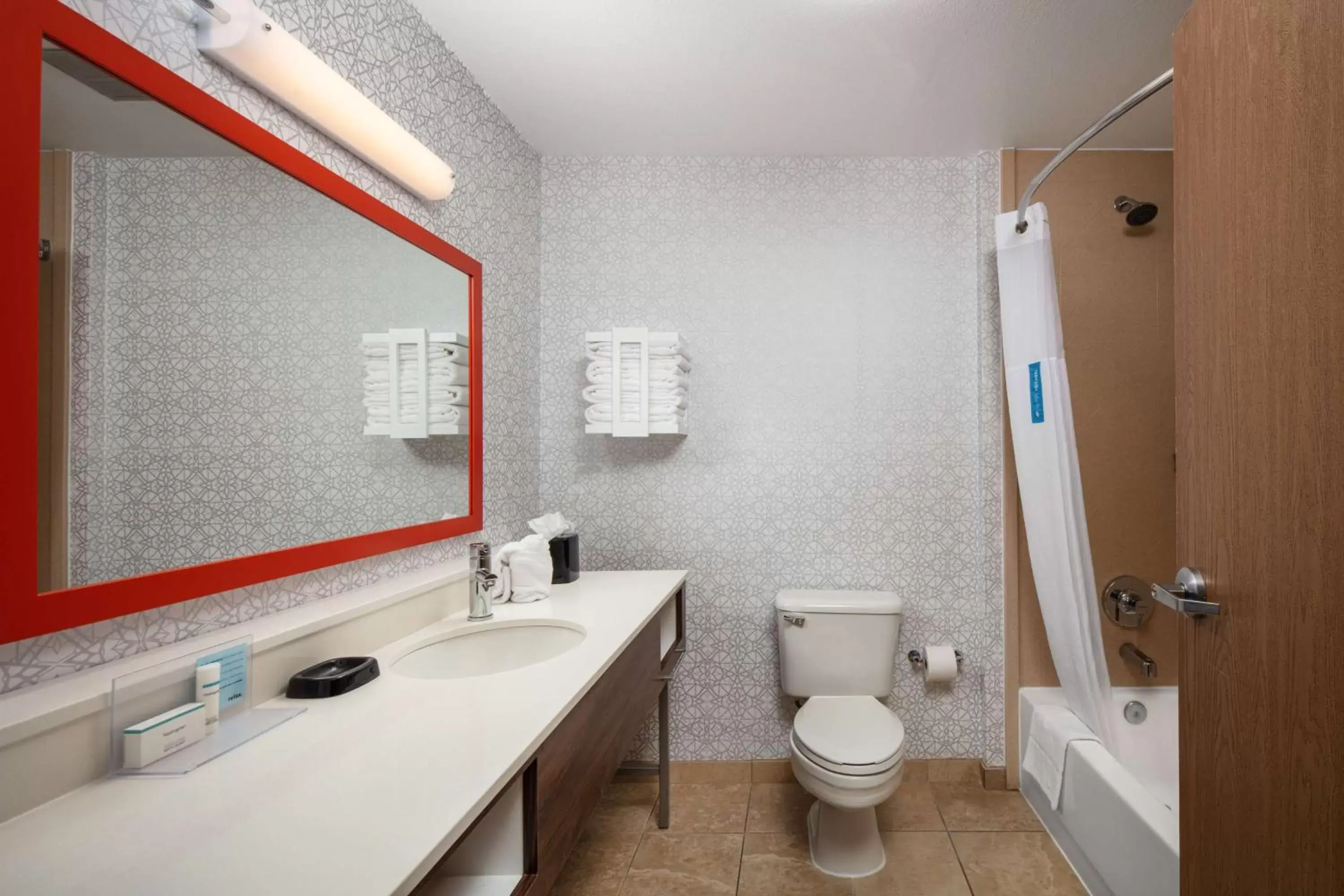 Bathroom in Hampton Inn Medford