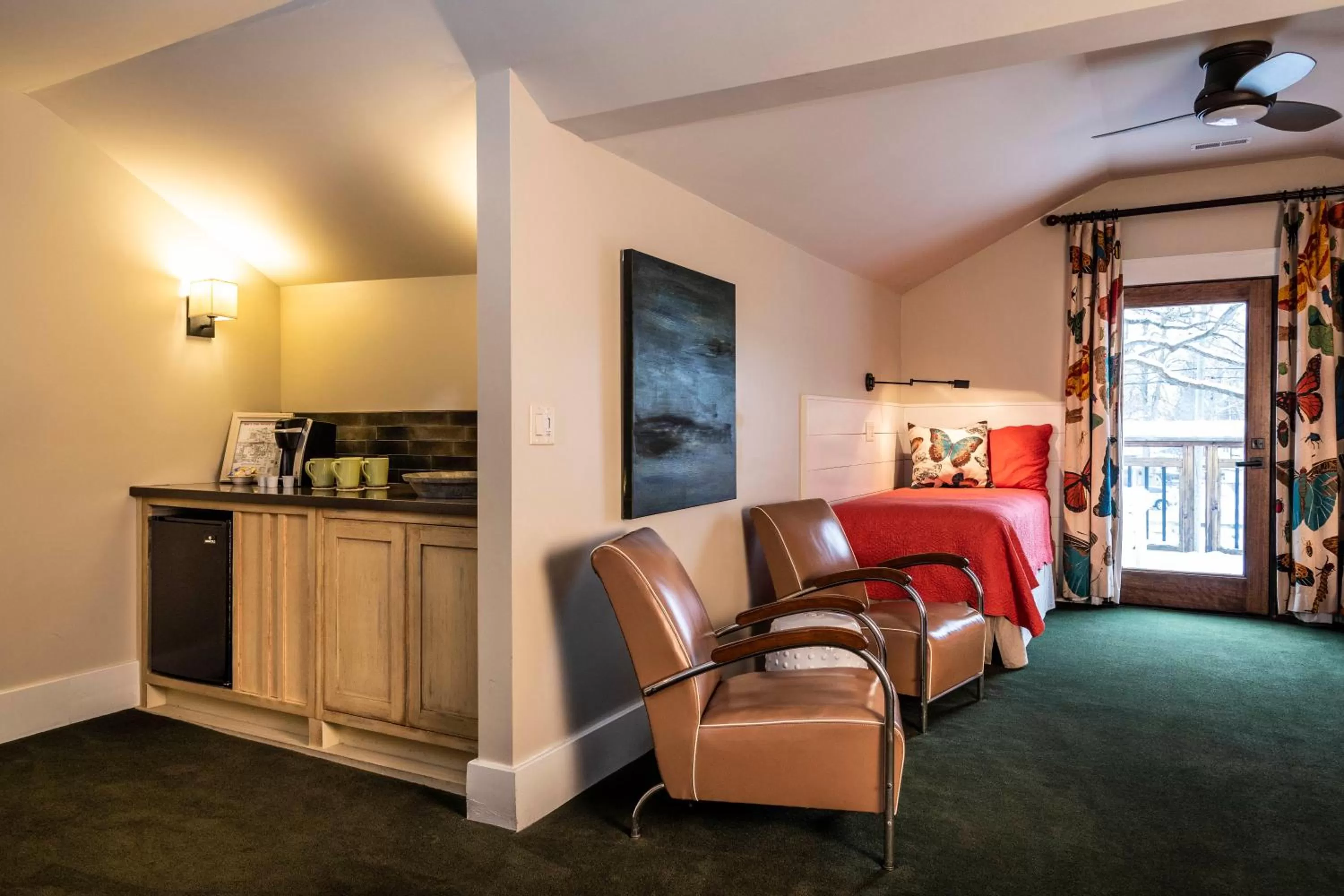 Photo of the whole room, Bed in Hotel Broad Ripple