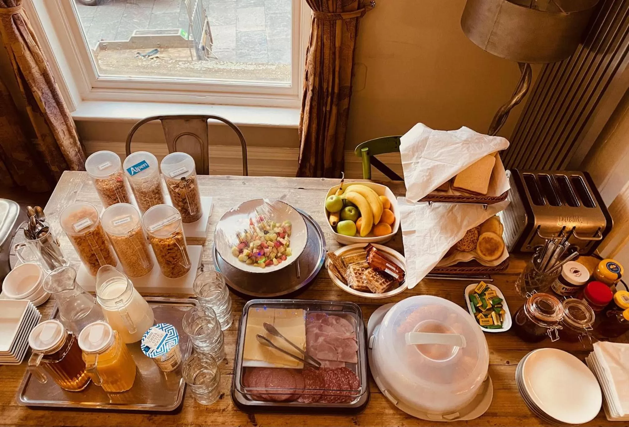 Continental breakfast in Bentinck Hotel