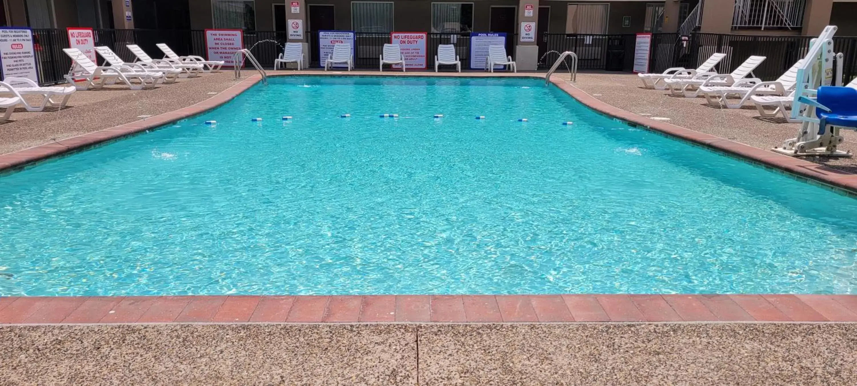 Swimming pool in Red Roof Inn Bordentown - McGuire AFB Swimming pool in Red Roof Inn Bordentown - McGuire AFB