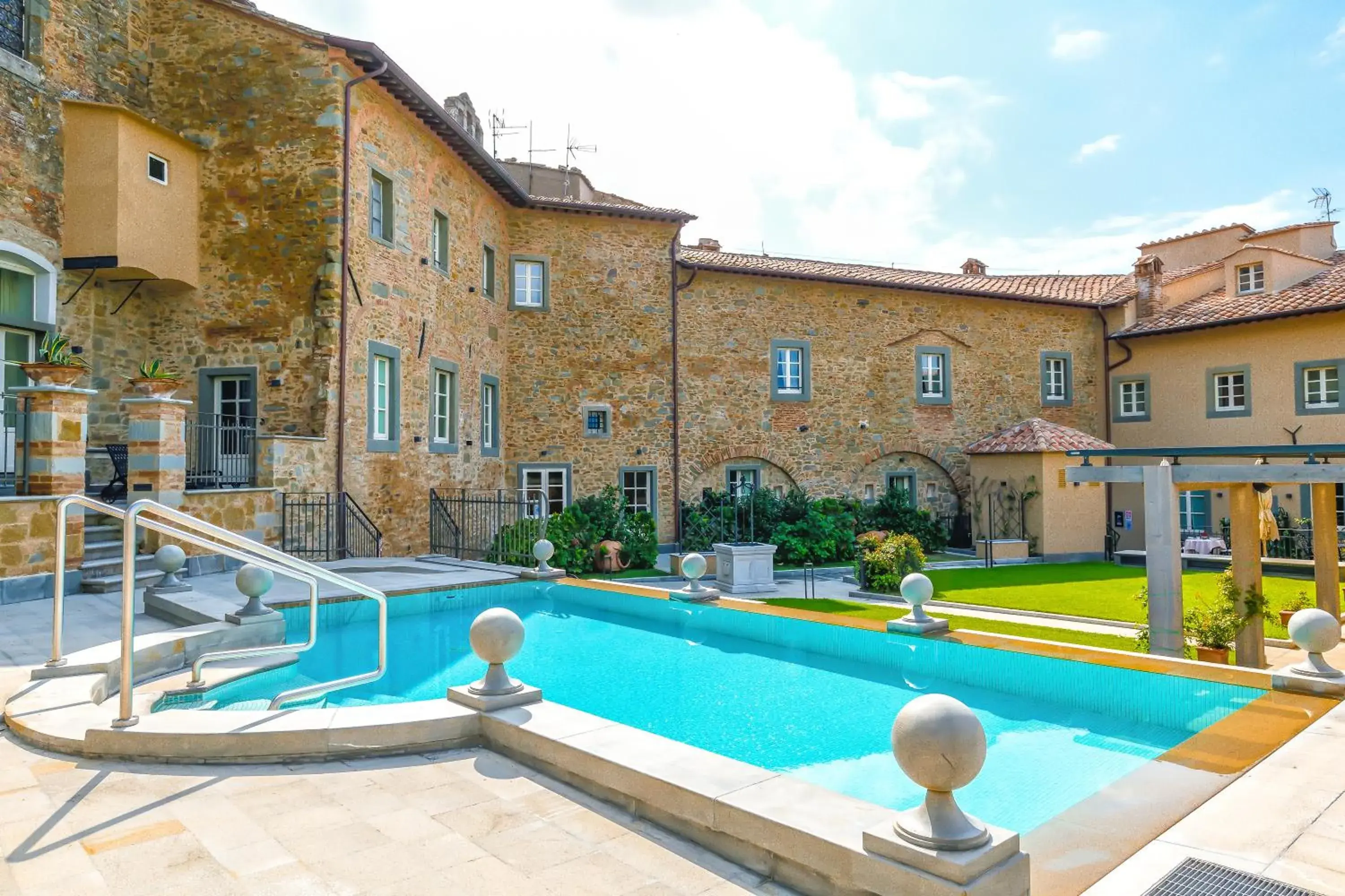 Garden, Property Building in Monastero Di Cortona Hotel & Spa
