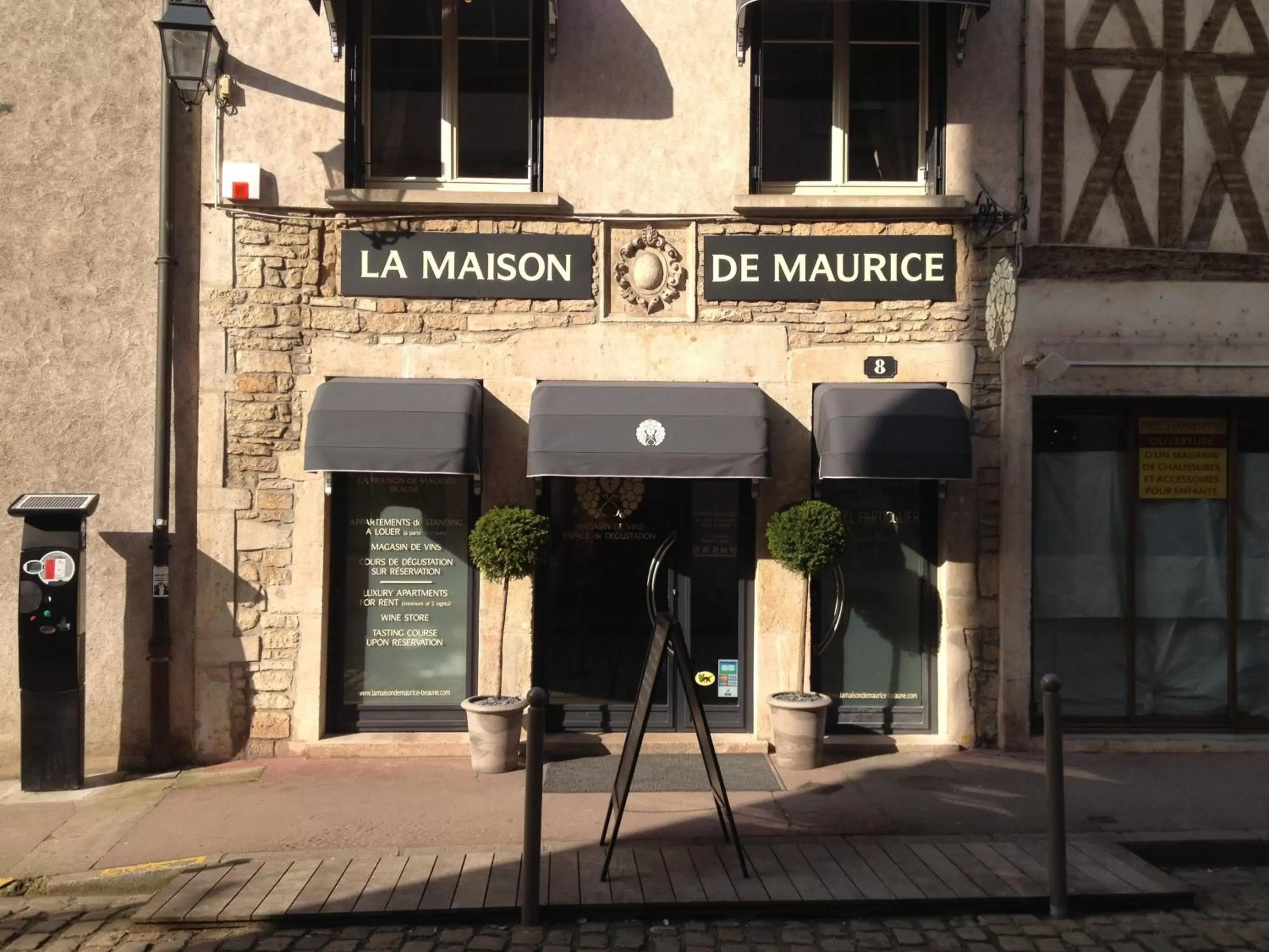Facade/entrance in La Maison de Maurice