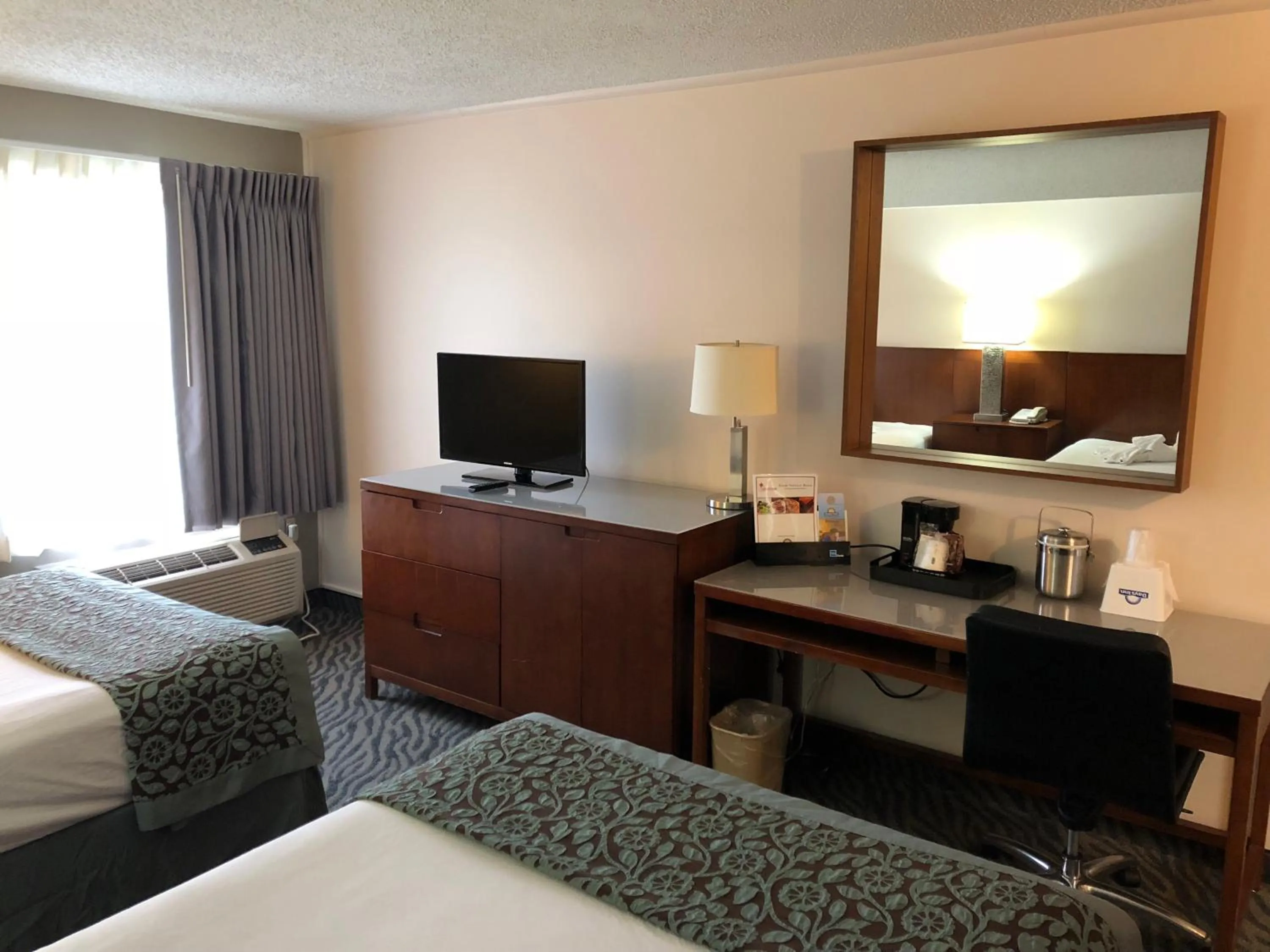 TV and multimedia, Bed in Days Inn by Wyndham Manassas Battlefield
