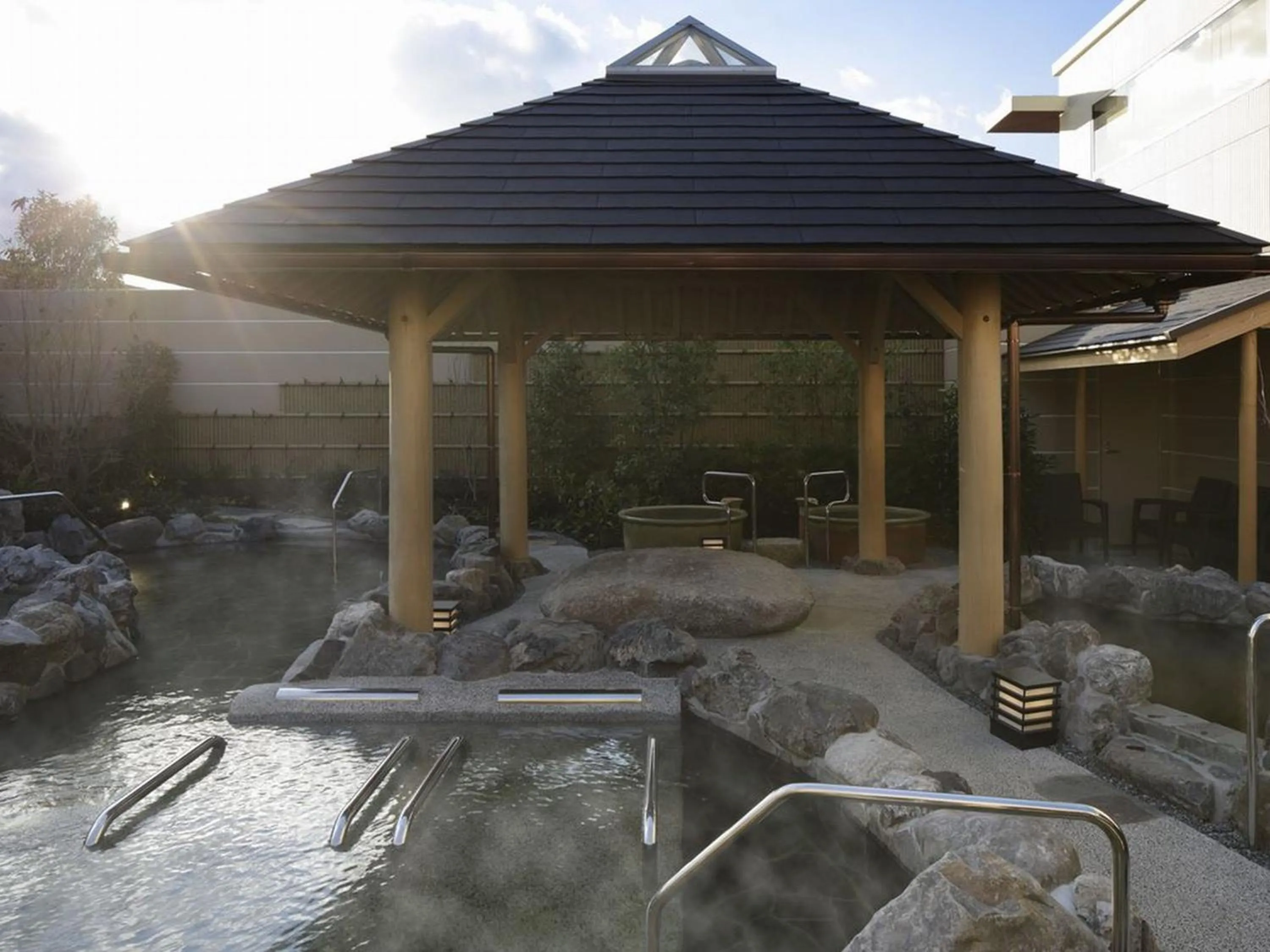 Hot Spring Bath in Kobe Minato Onsen Ren