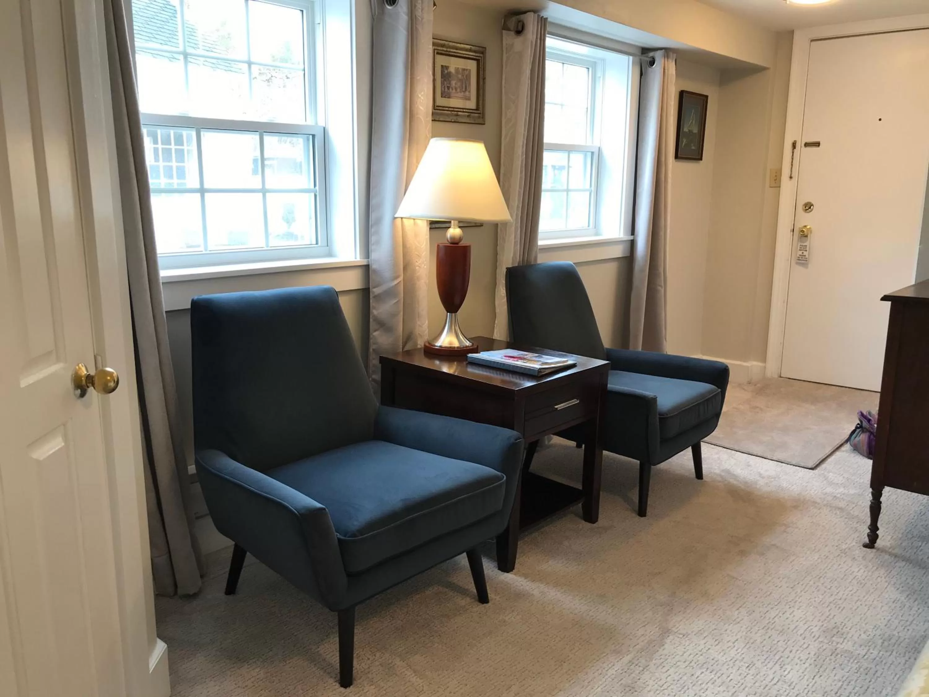 Seating area in Tattingstone Inn