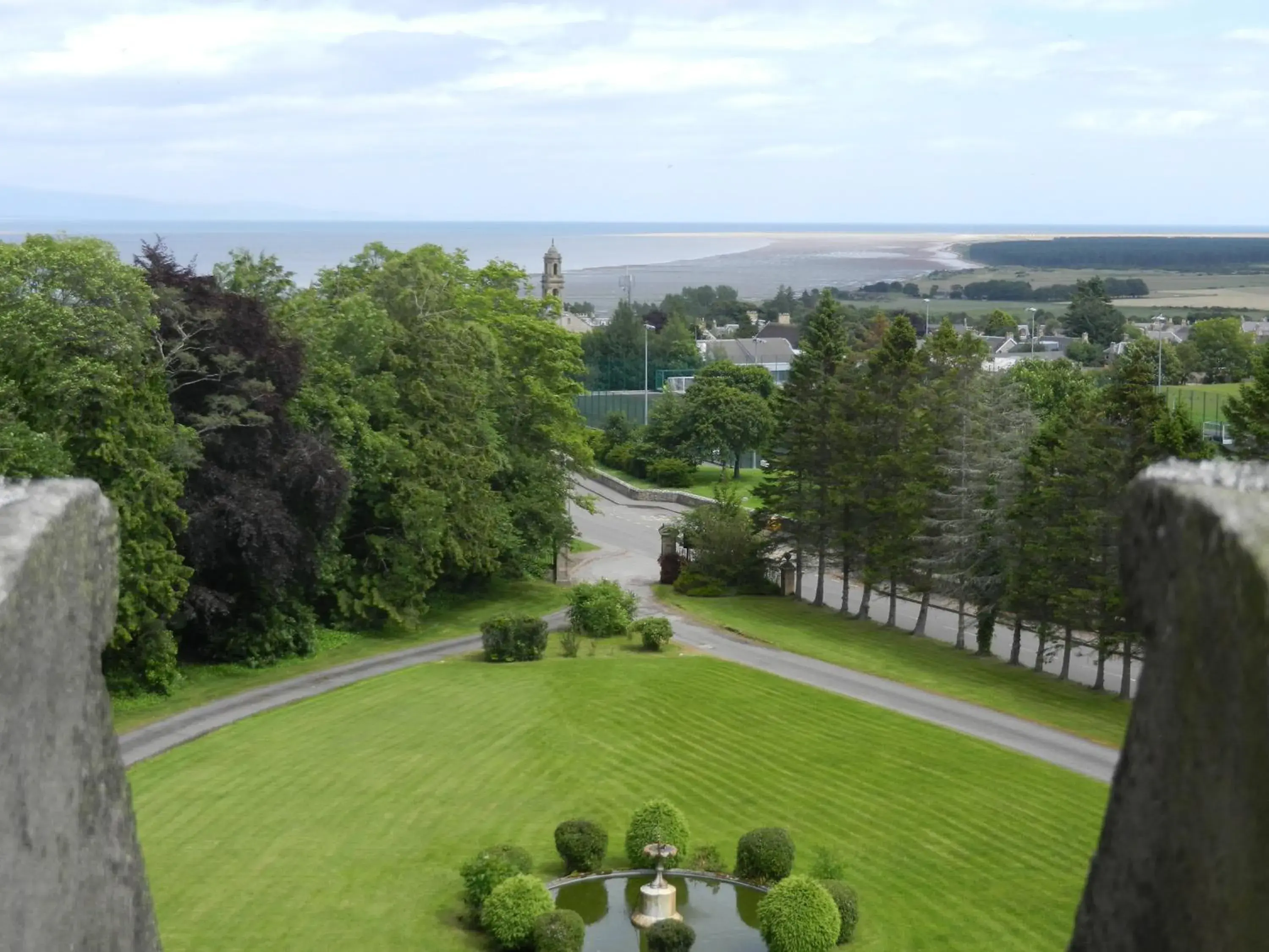 Garden view in Mansfield Castle Hotel