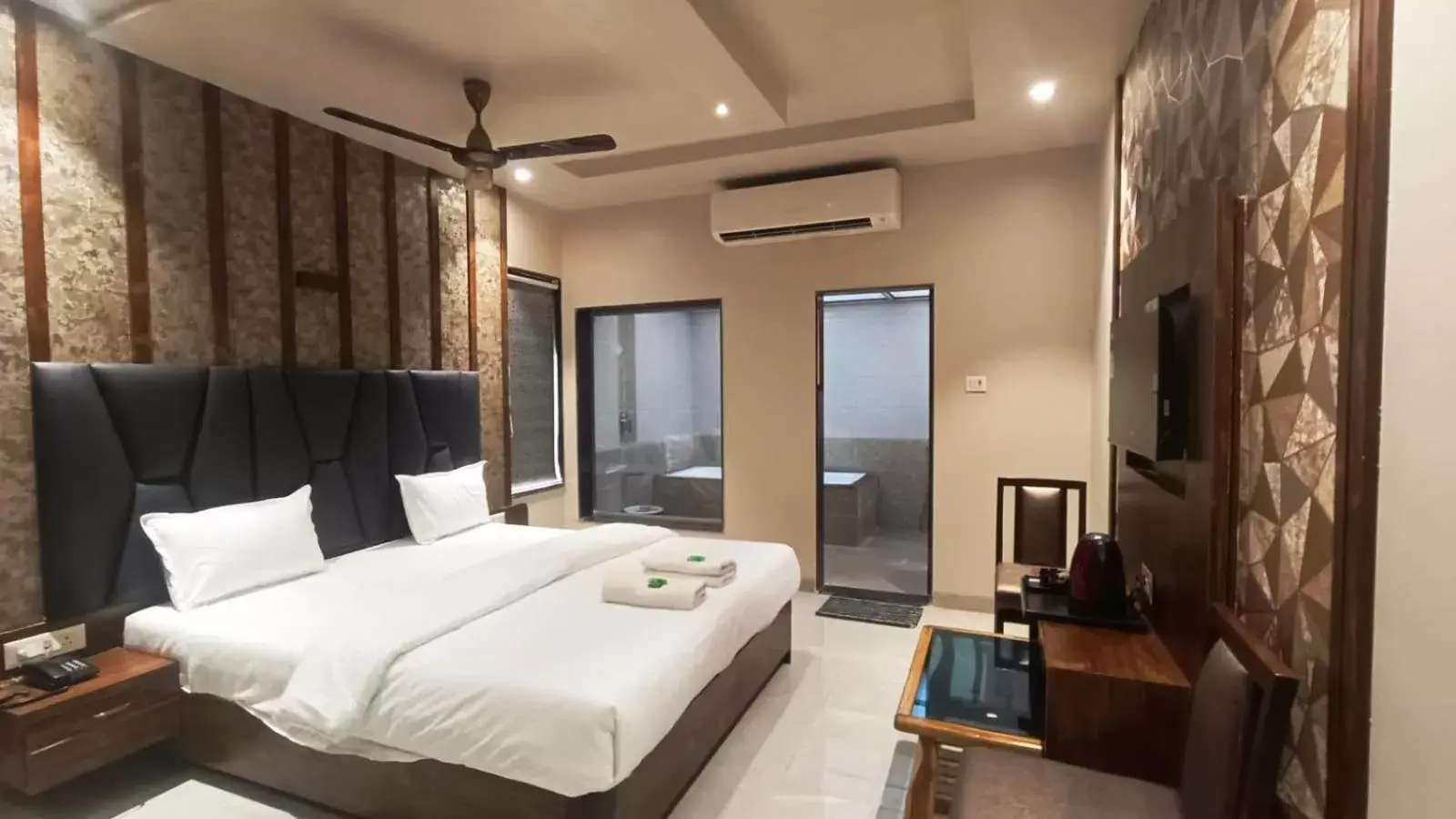 Hotel Apratim Lodging & Boarding Hotel Apratim Lodging & Boarding