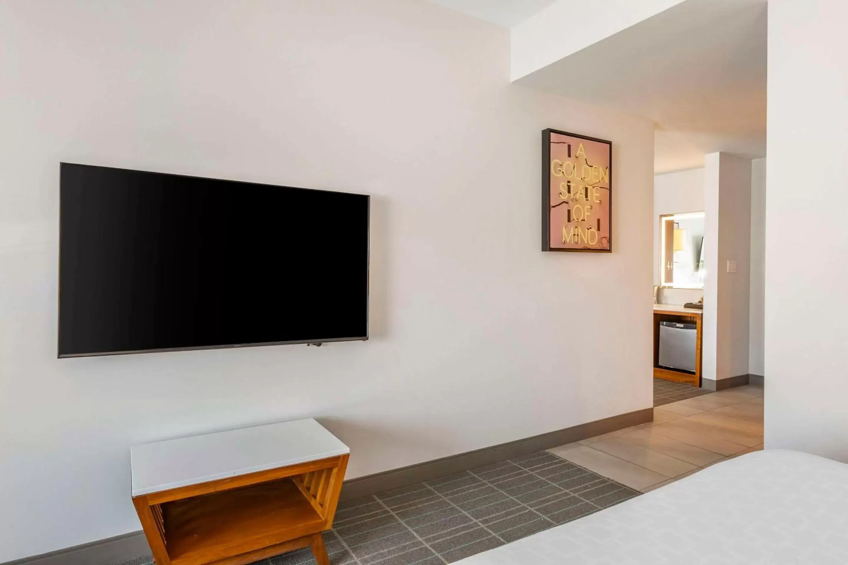 Bedroom, TV/Entertainment Center in Cambria Hotel LAX