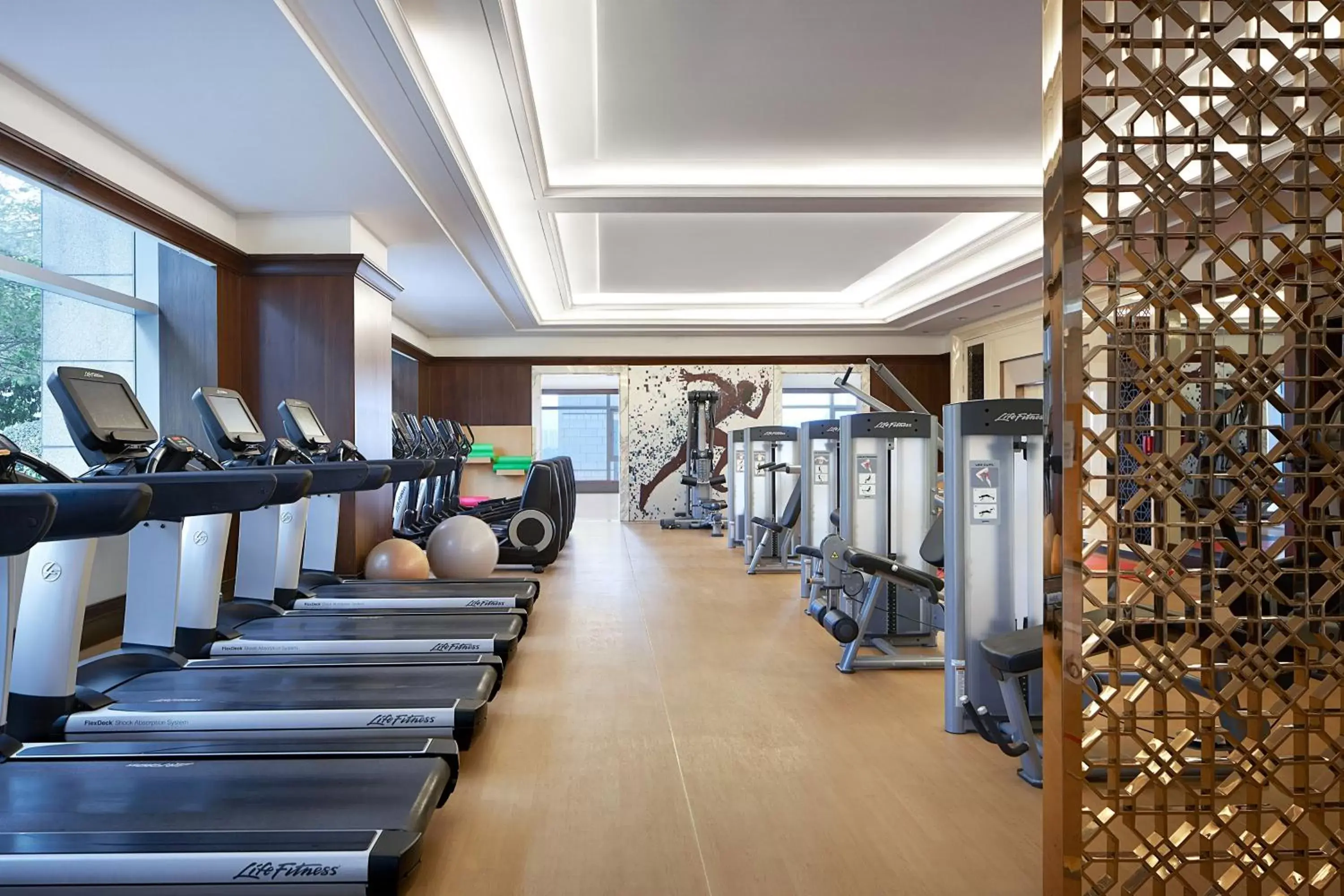 Fitness centre/facilities, Fitness Center/Facilities in Sheraton Grand Wuhan Hankou Hotel - Let's take a look at the moment of Wuhan