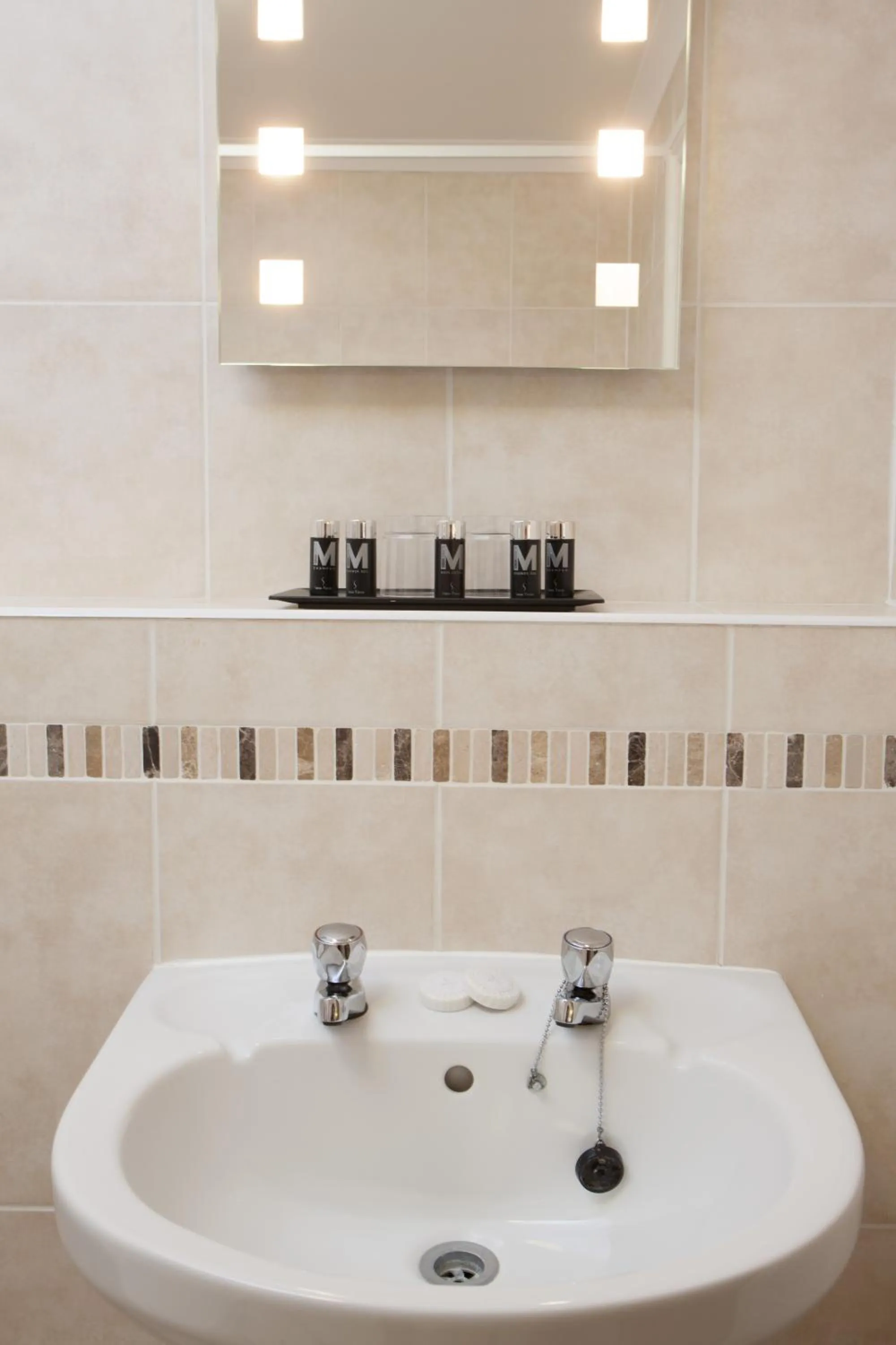 Bathroom in TLH Toorak Hotel - TLH Leisure, Entertainment and Spa Resort