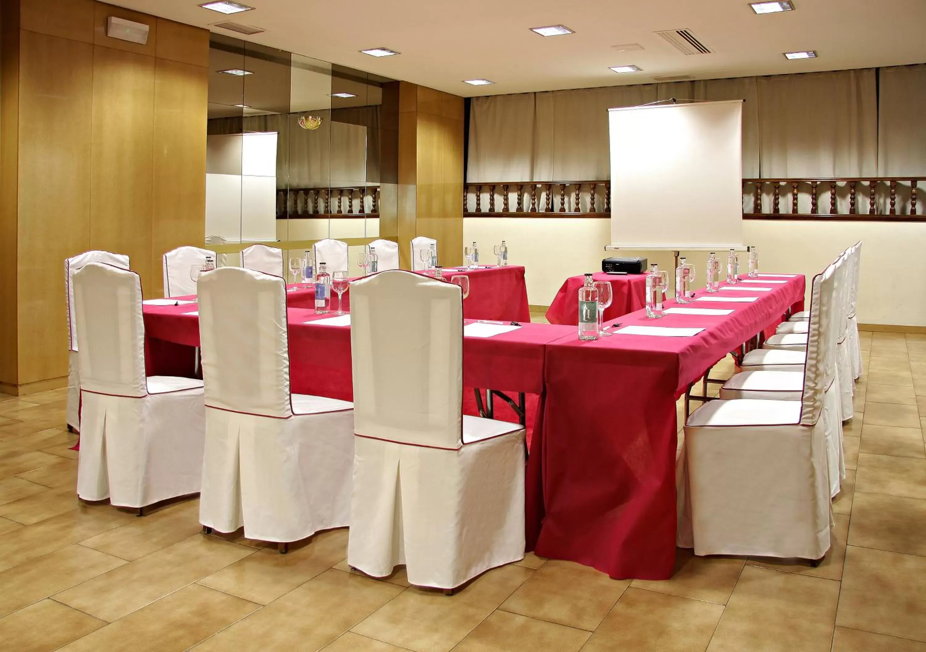 Meeting/conference room in Hotel Zaragoza Royal