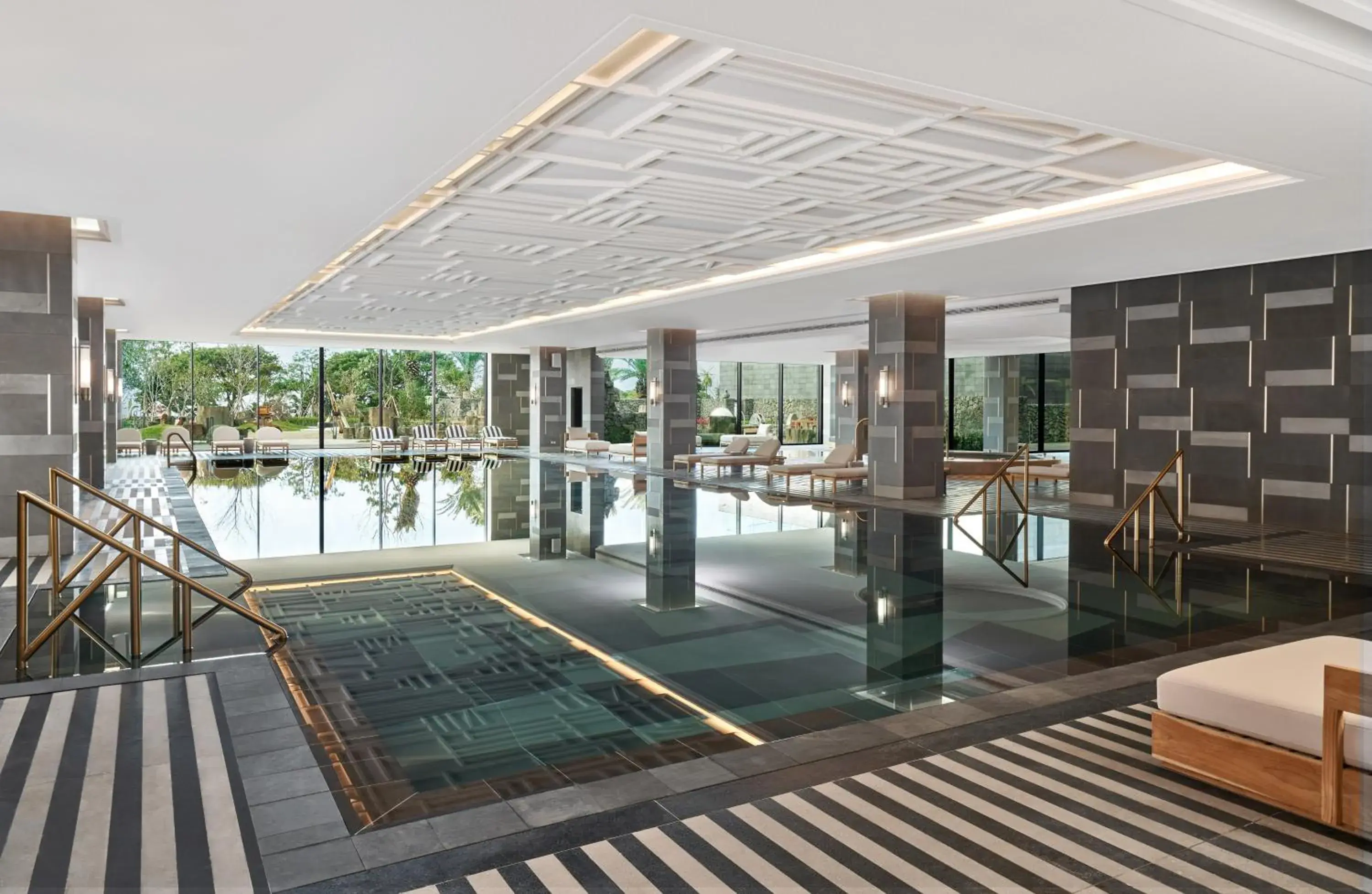 Swimming pool in JW Marriott Jeju Resort & Spa