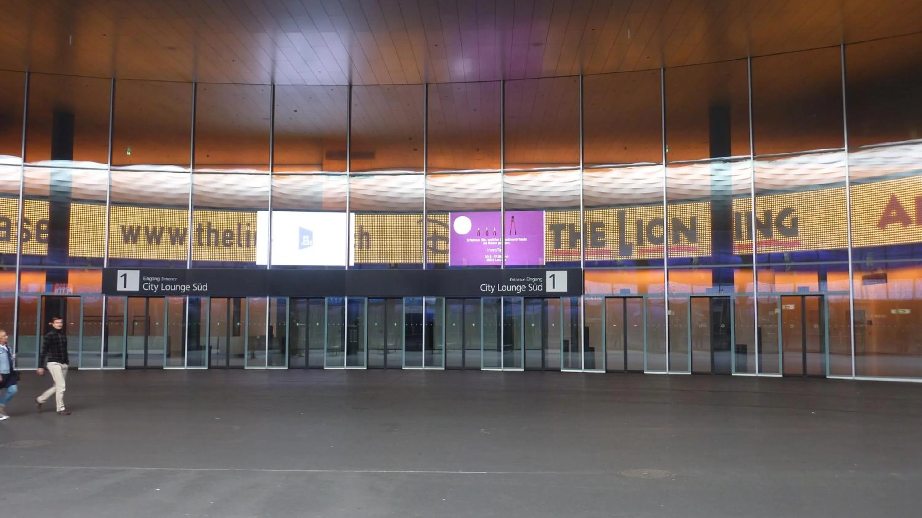 Area and facilities in easyHotel Basel - self service and self check-in