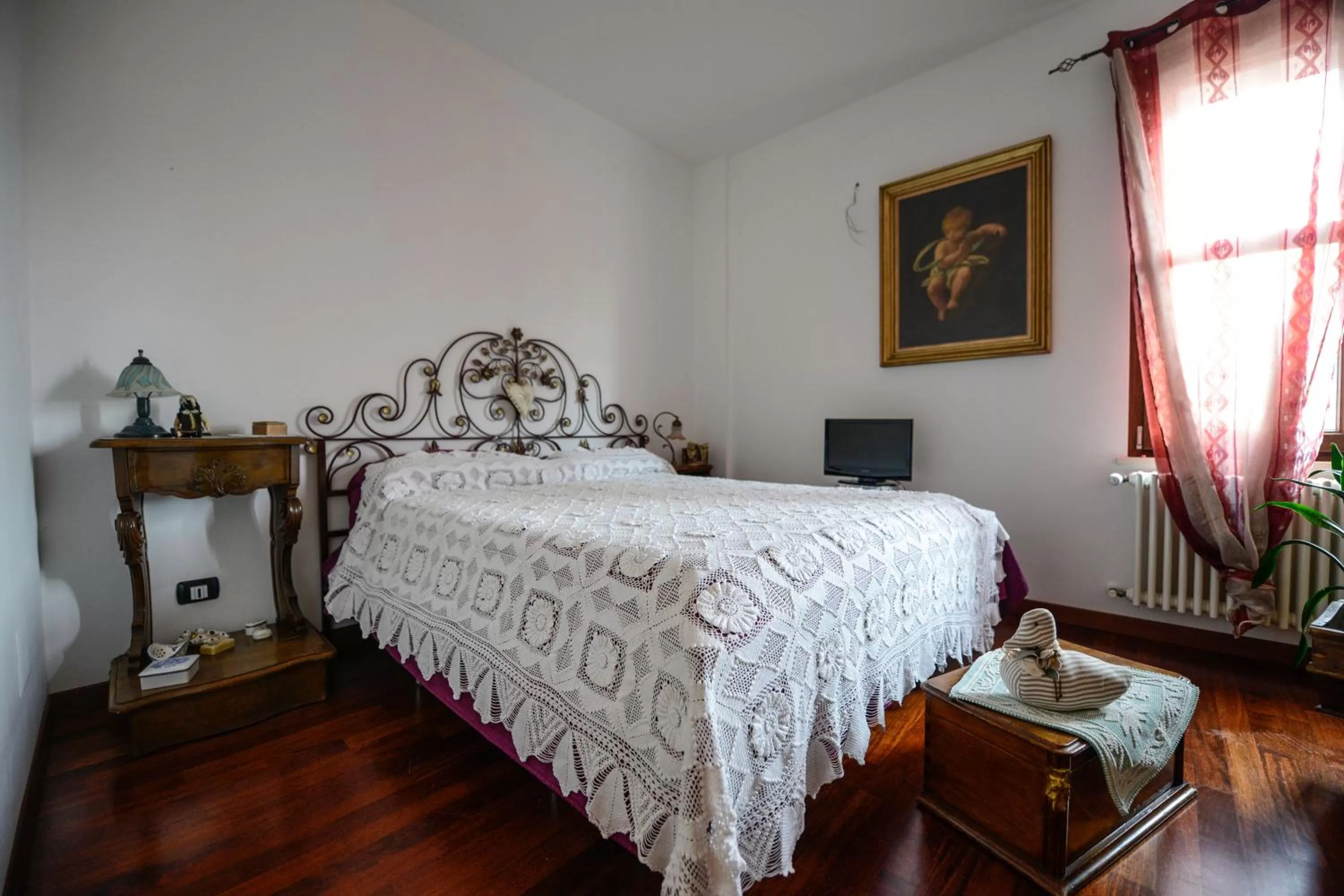 Bedroom, Bed in Il Giardino Incantato