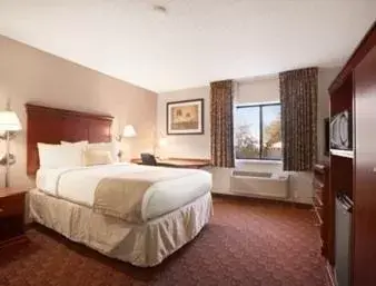 1 Full Size Bed, Mobility Accessible Room, Non-Smoking in Baymont by Wyndham Sioux Falls