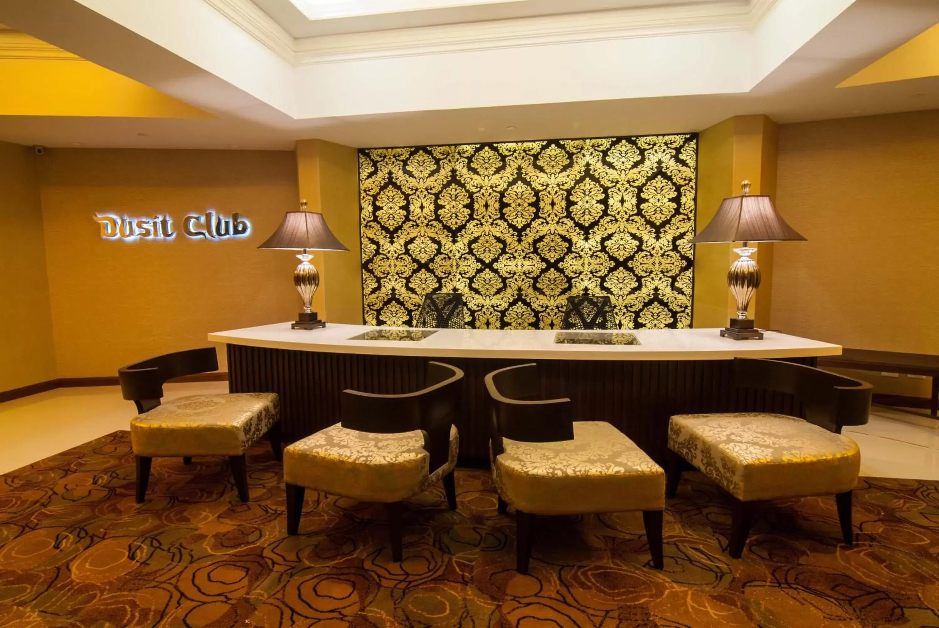 Lounge or bar in Dusit Thani Manila