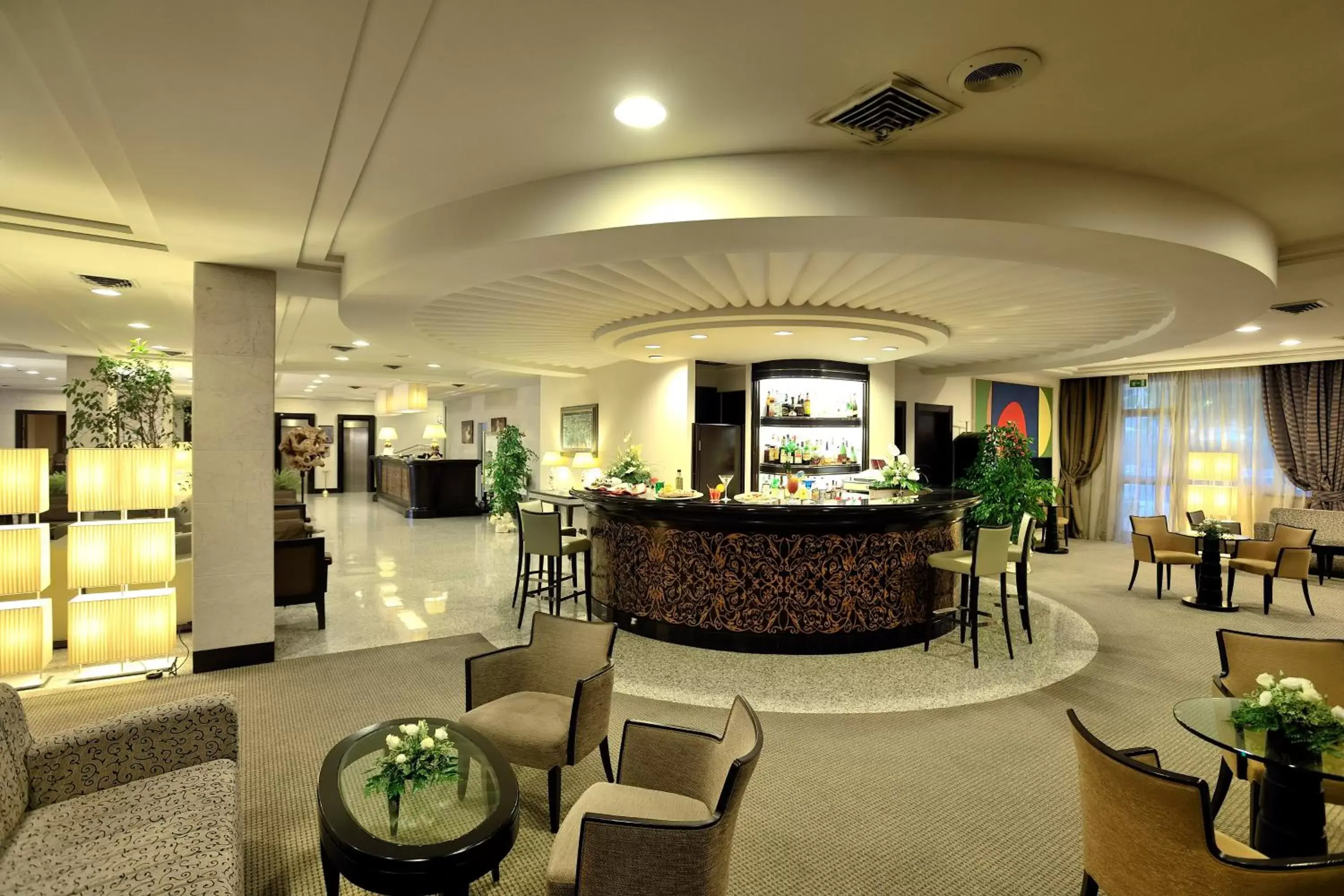 Lounge or bar, Lobby/Reception in Perugia Plaza Hotel