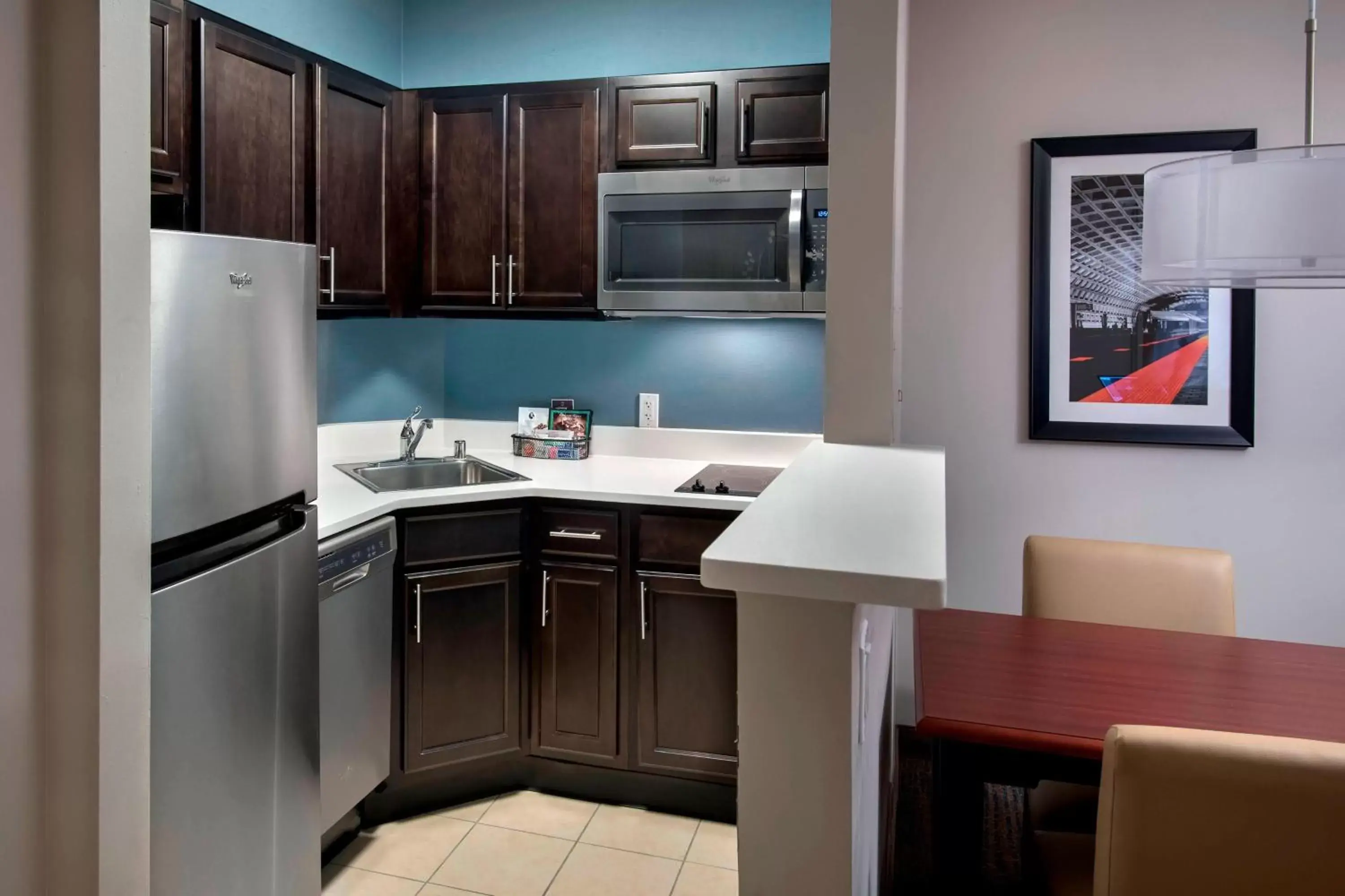 Bedroom, Kitchen/Kitchenette in Residence Inn Bethesda Downtown