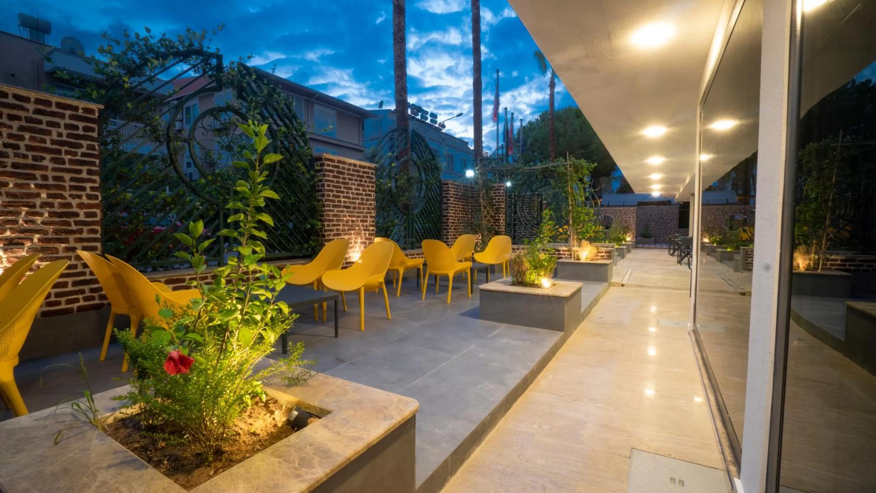 Patio in Estera Hotel Silent