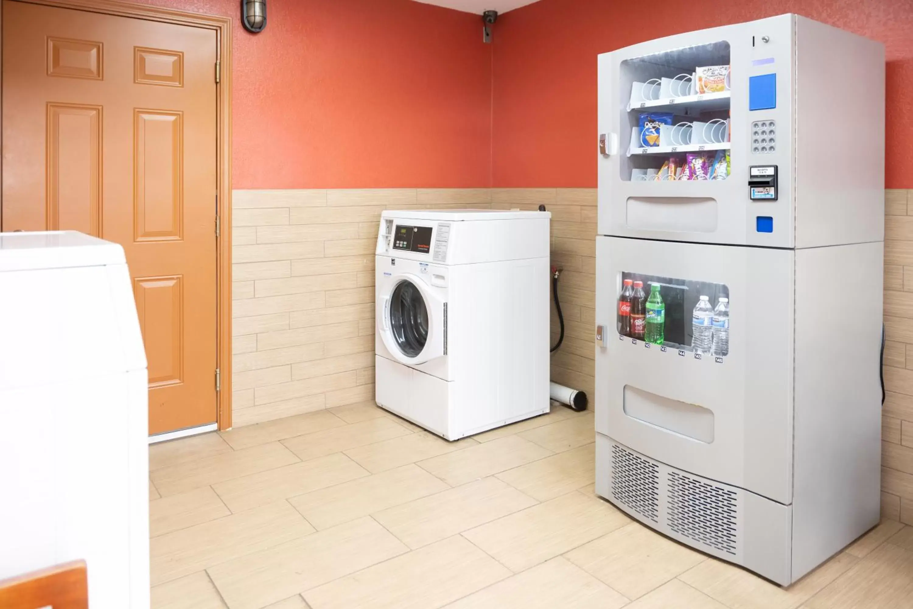 laundry, Kitchen/Kitchenette in Morrilton Inn