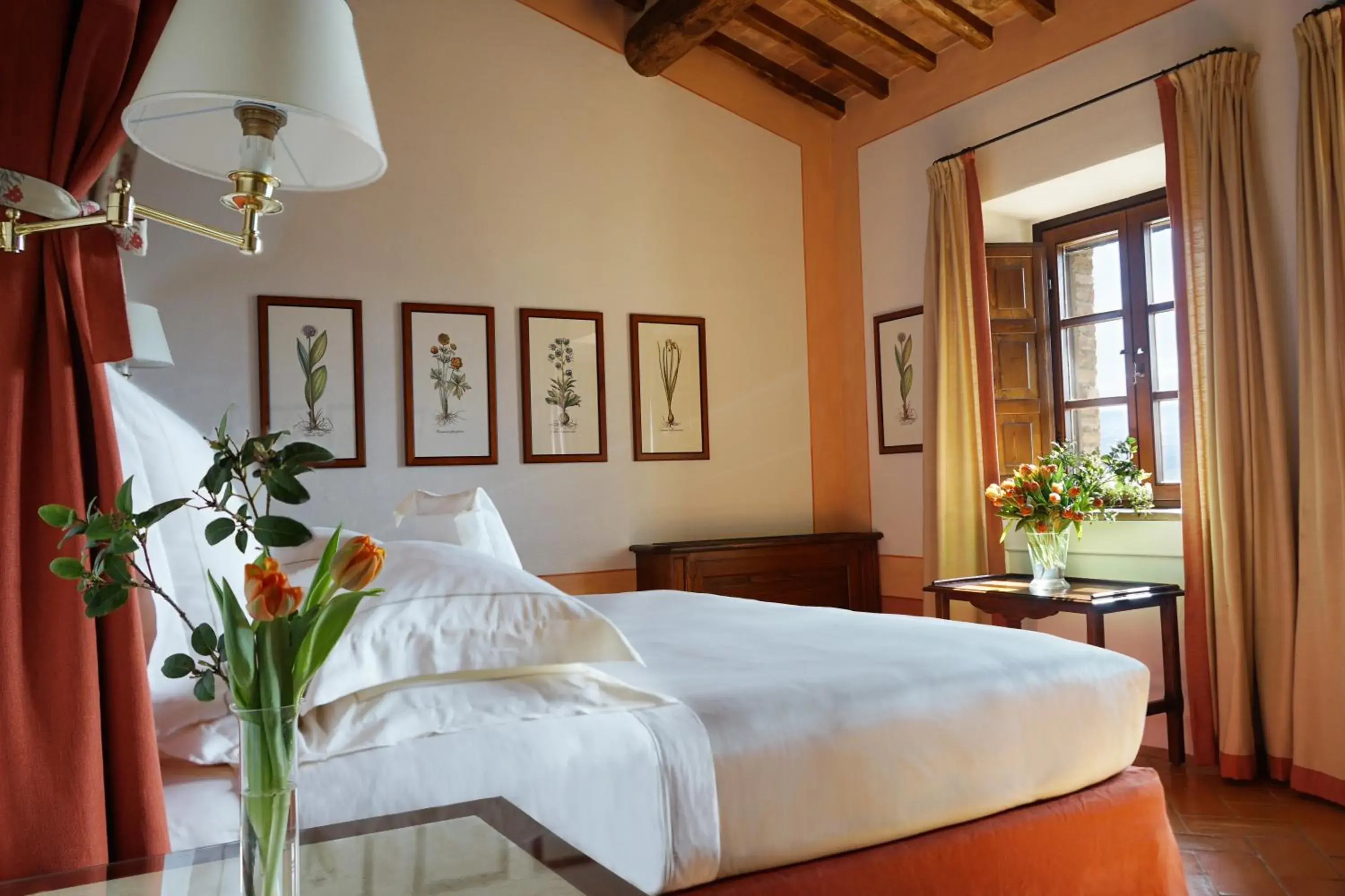 Photo of the whole room, Bed in Castello Banfi - Il Borgo