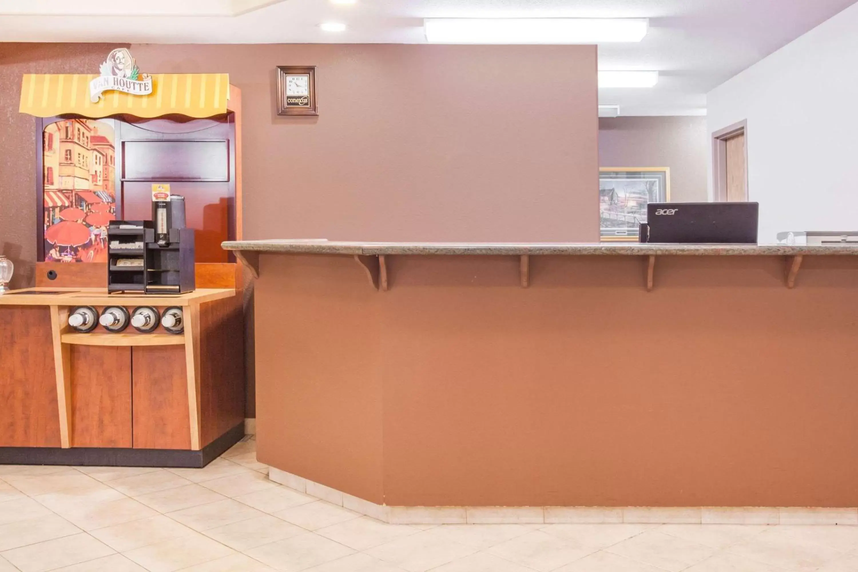 Lobby or reception in Super 8 by Wyndham Meadow Lake Lobby or reception in Super 8 by Wyndham Meadow Lake