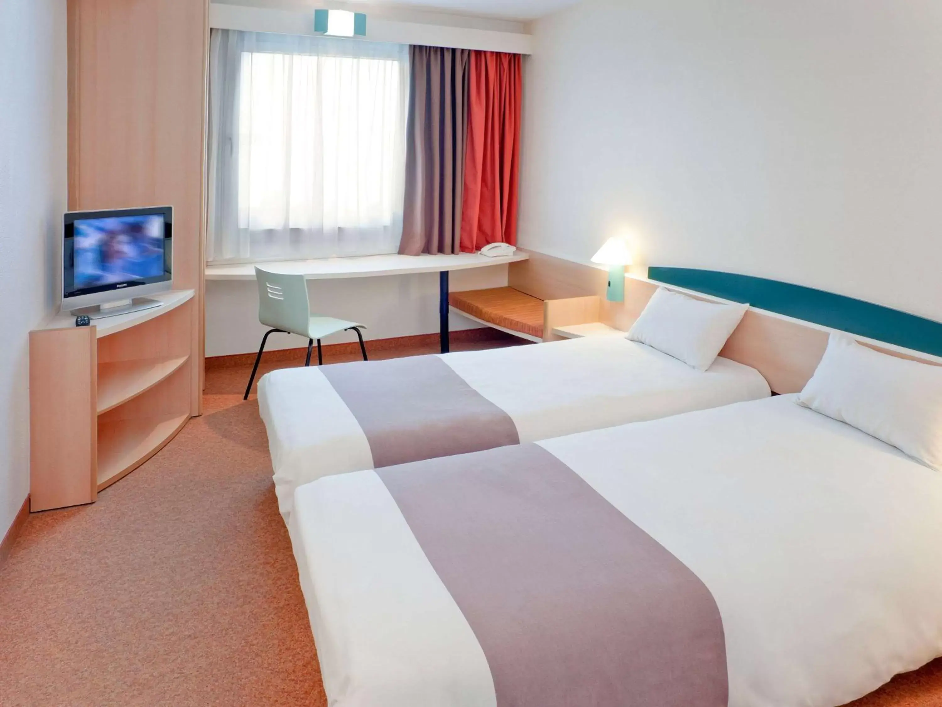 Photo of the whole room, Bed in Ibis Częstochowa