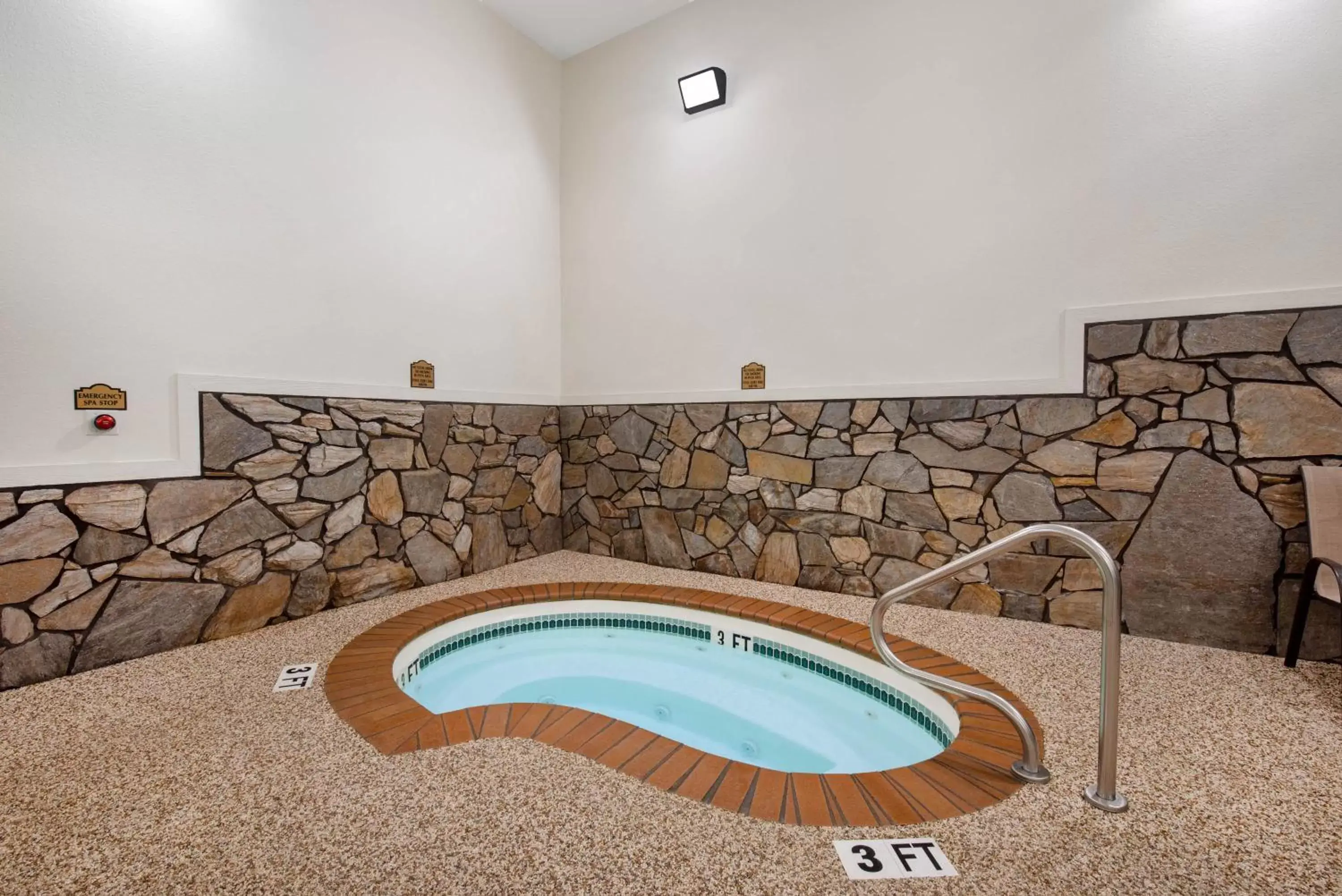 Sauna, Swimming Pool in Super 8 by Wyndham Hill City/Mt Rushmore/ Area