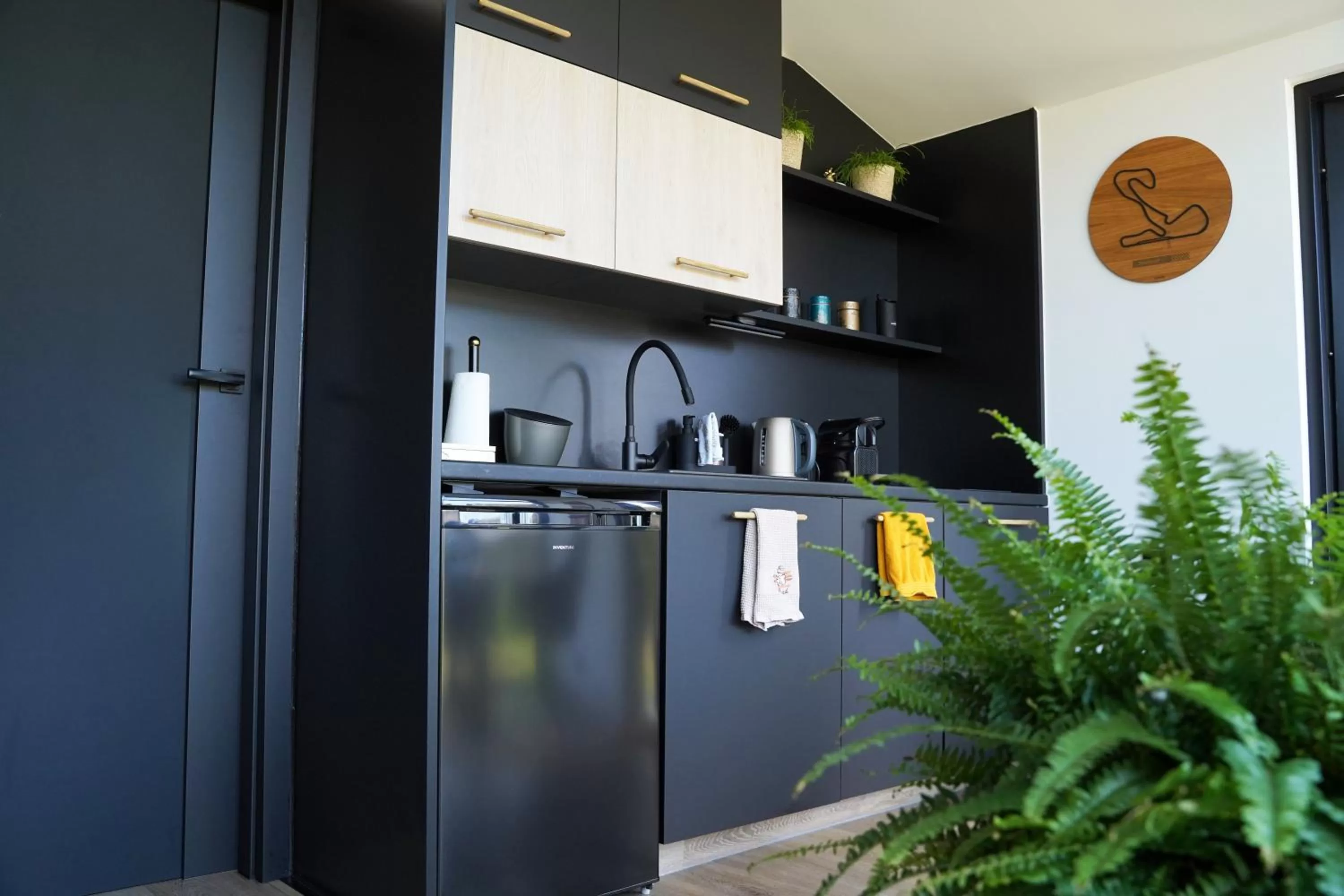 kitchen, Property Building in B&B het duinhuisje met jacuzzi