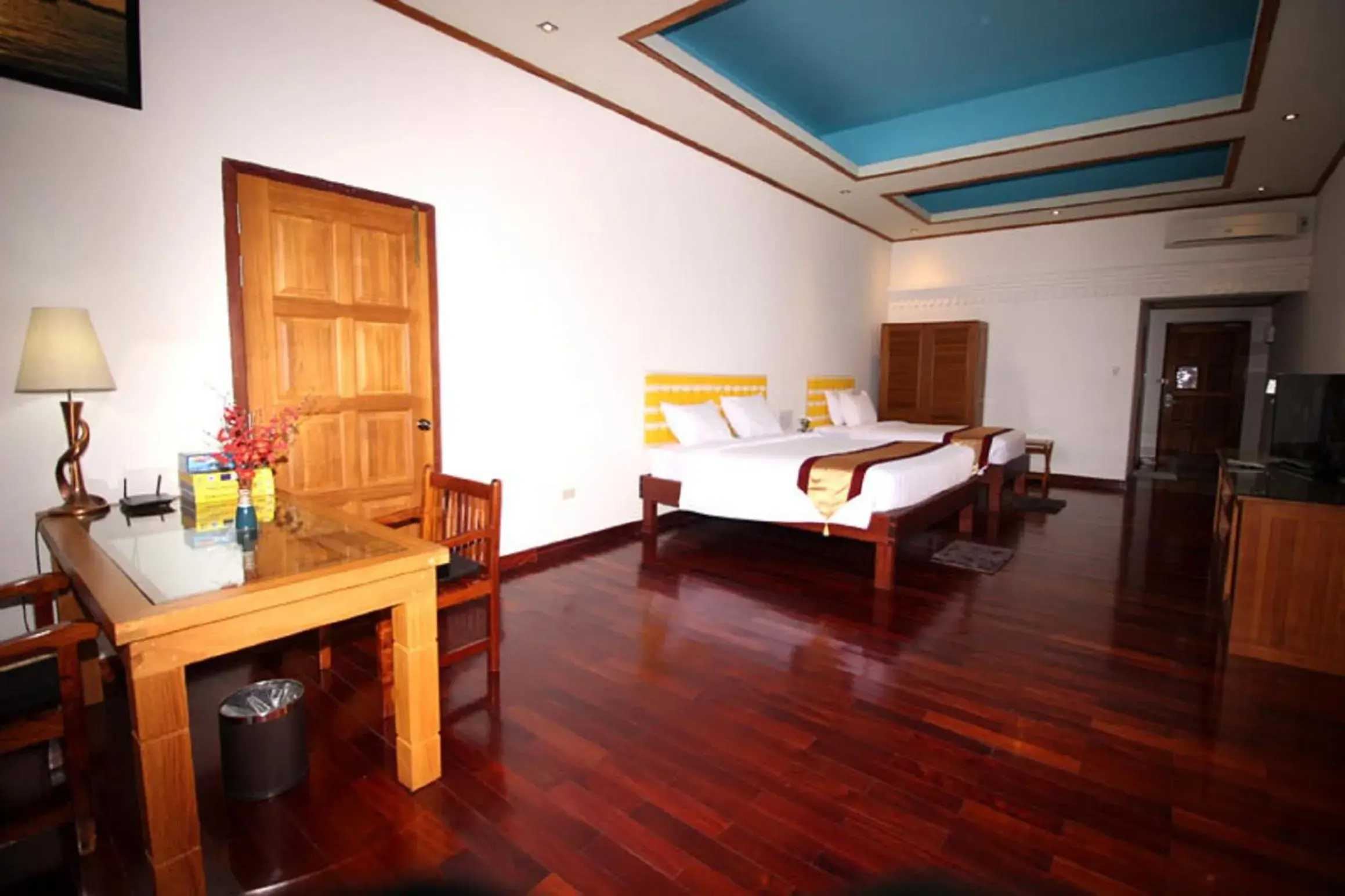 Photo of the whole room, Room Photo in Myanmar Life Hotel