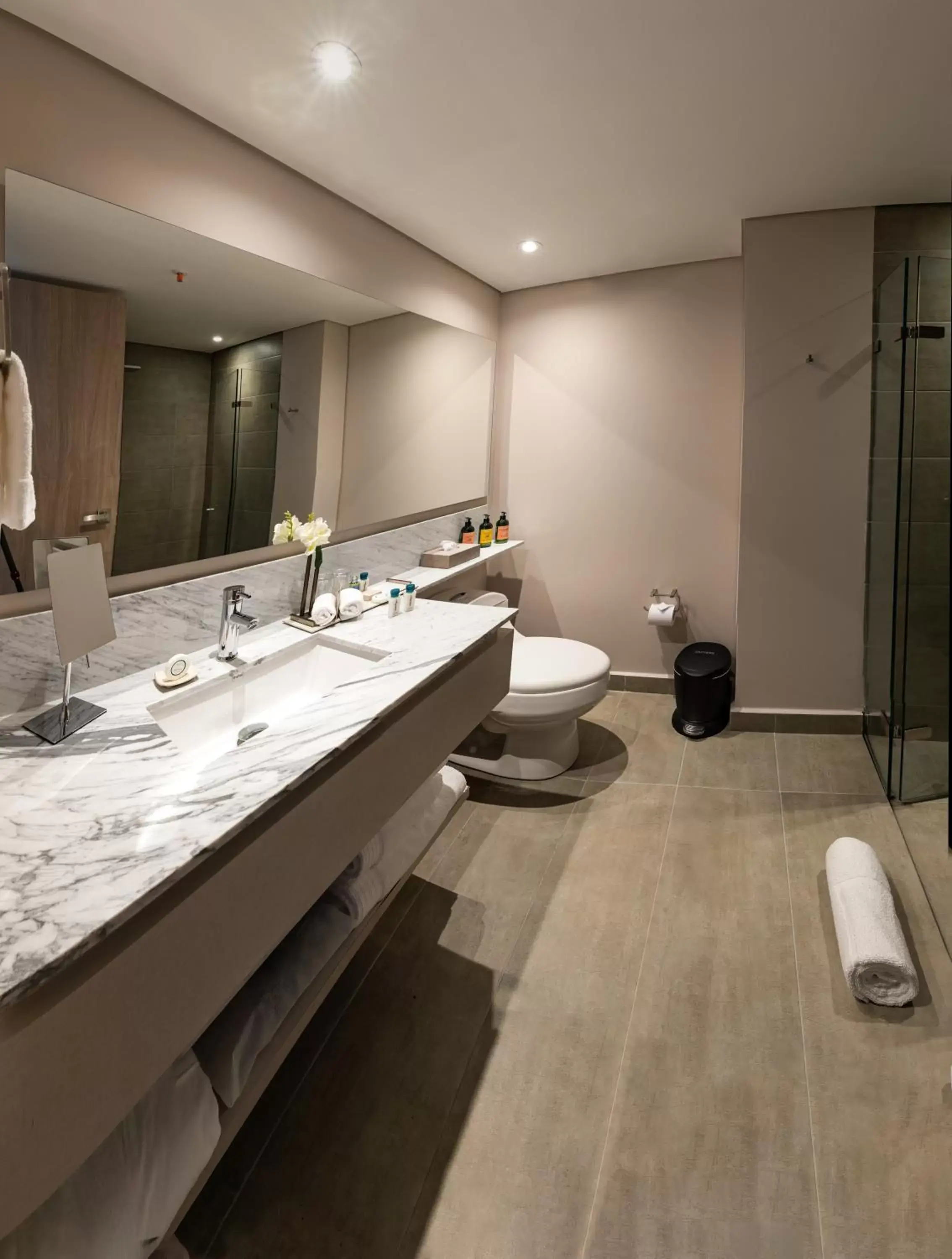 Bathroom in Hotel York Luxury Suites Medellin by Preferred