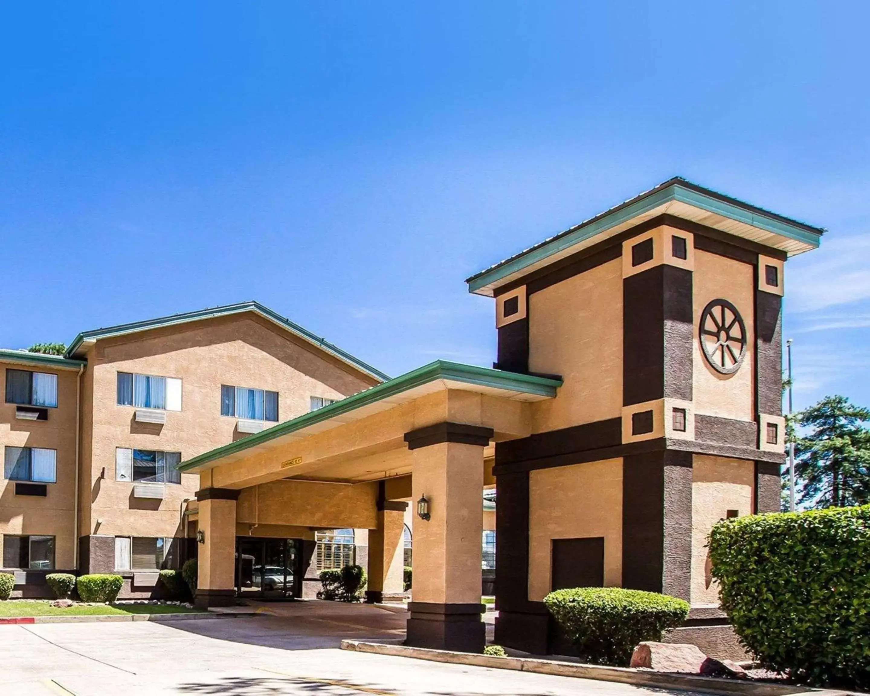 Property building in Comfort Inn Payson