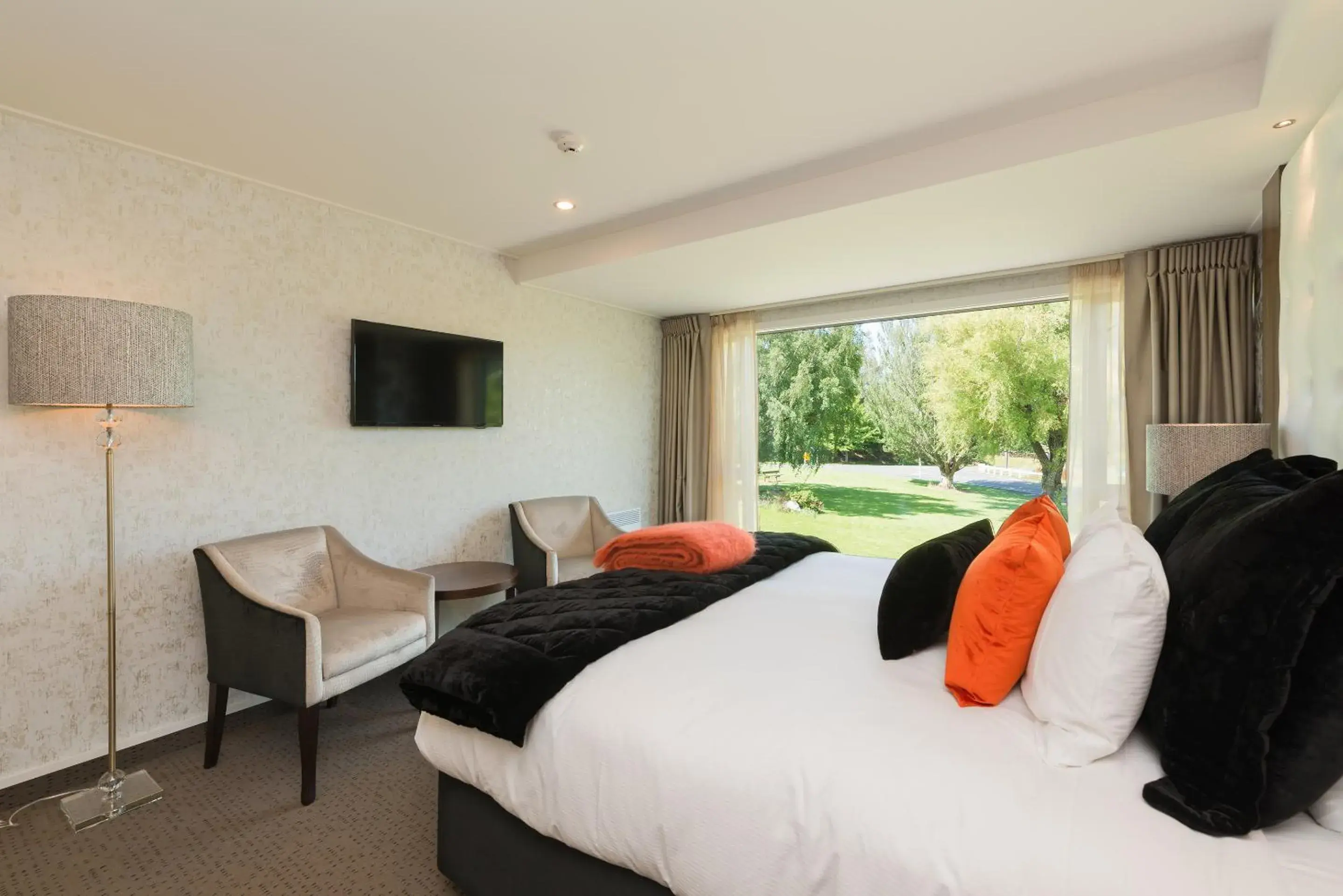 Bedroom in Heartland Hotel Croydon